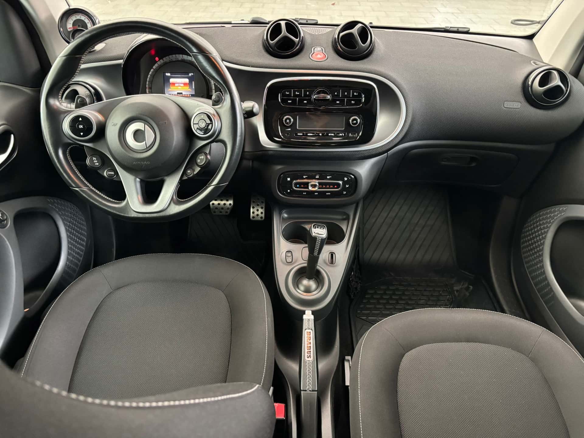 smart Fortwo III 2015 0.9 t Passion 90cv twinamic - Immagine 12