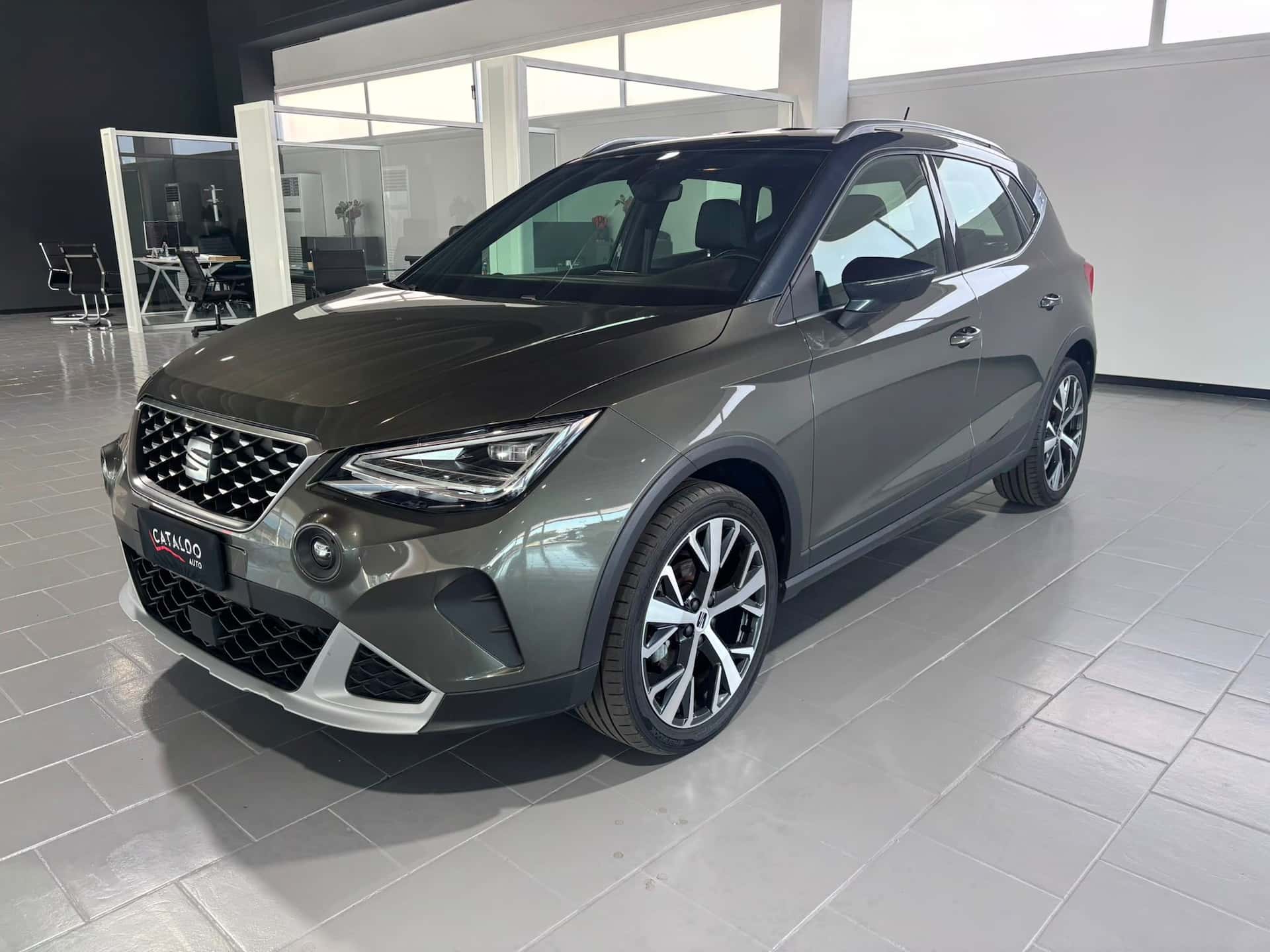SEAT Arona 2022 1.0 ecotsi Xperience 110cv dsg - Immagine 1