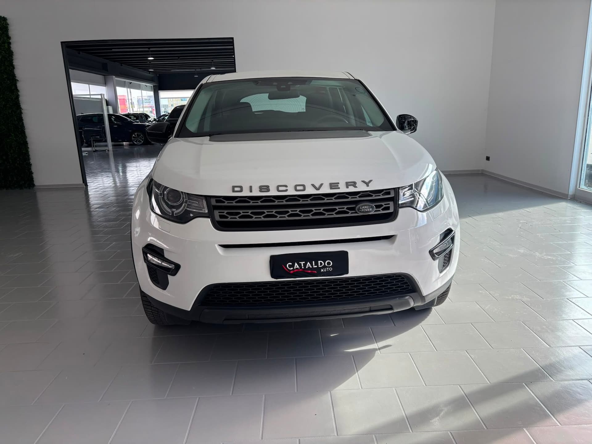 Land Rover Discovery Sport I 2015 2.0 ed4 Pure 2wd 150cv - Miniatura 8