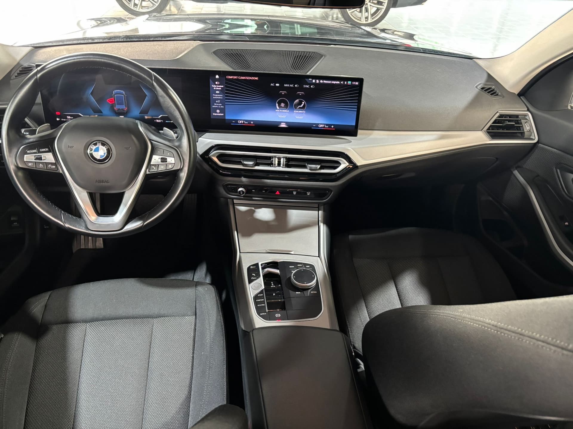 BMW 320 Serie 3 G21 2022 Touring 320i Touring auto - Miniatura 11