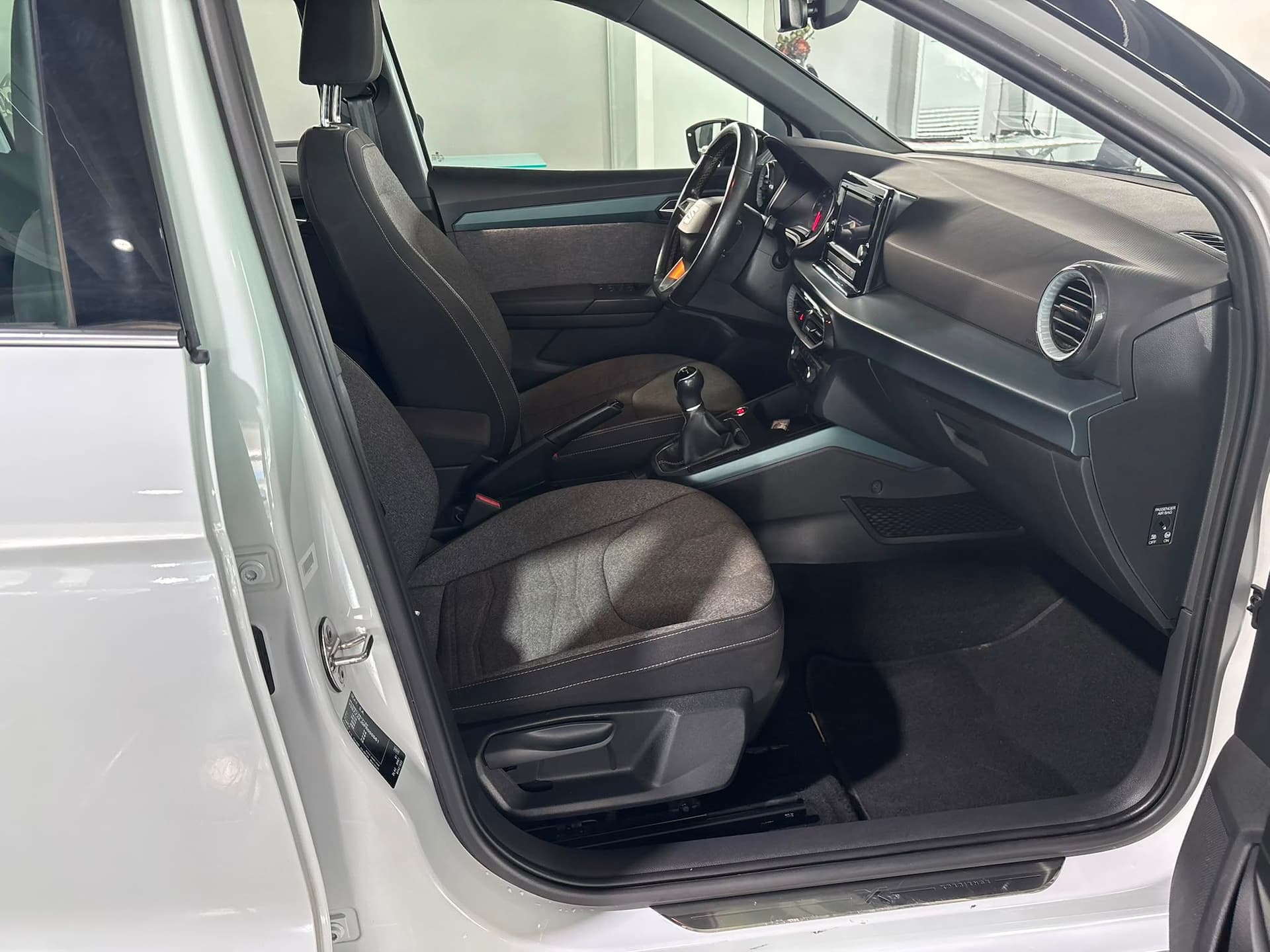 SEAT Arona 2022 1.0 ecotsi Xperience 95cv - Miniatura 16