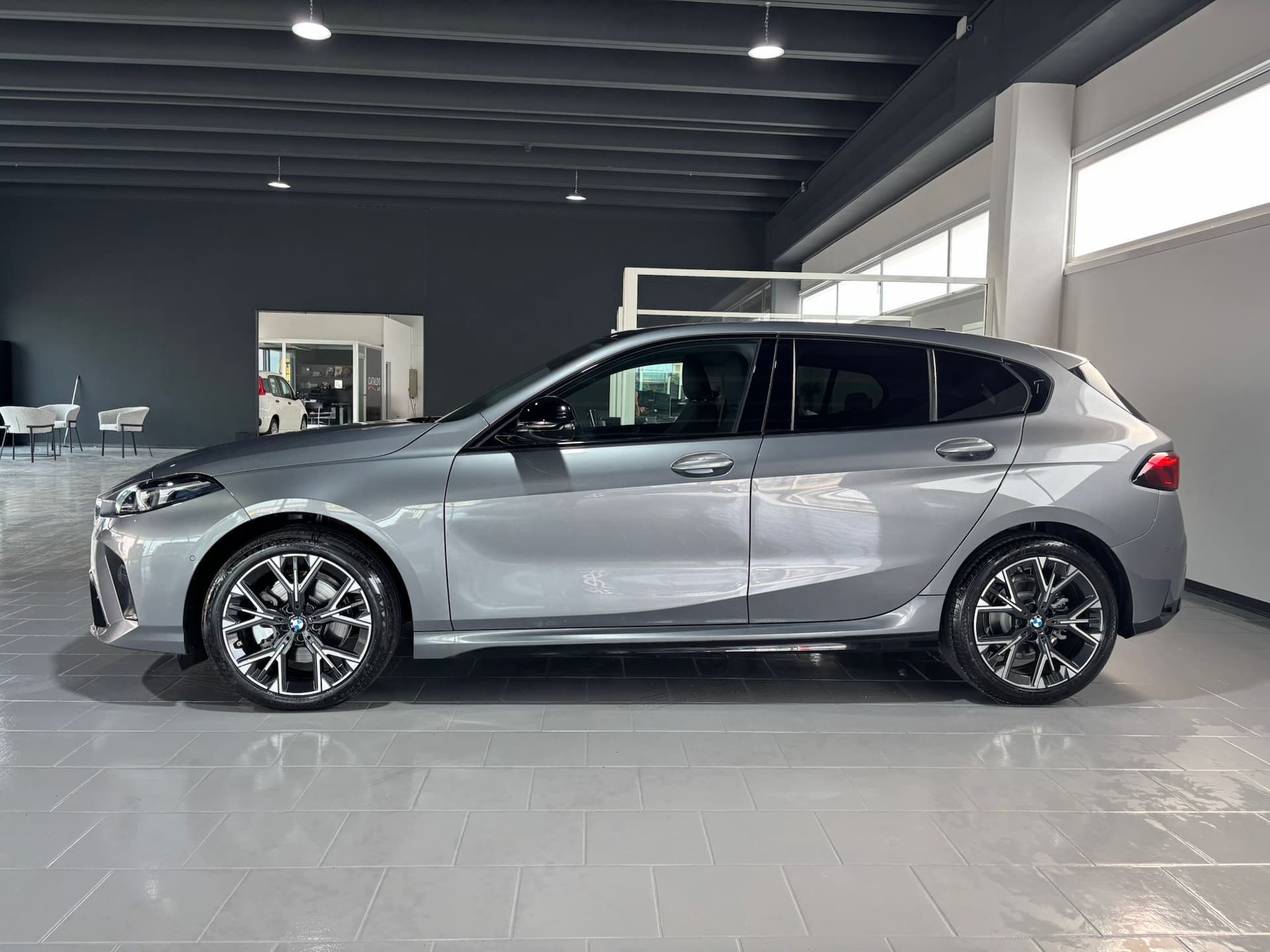 BMW 120 Serie 1 F70 48V MSport auto - Miniatura 2