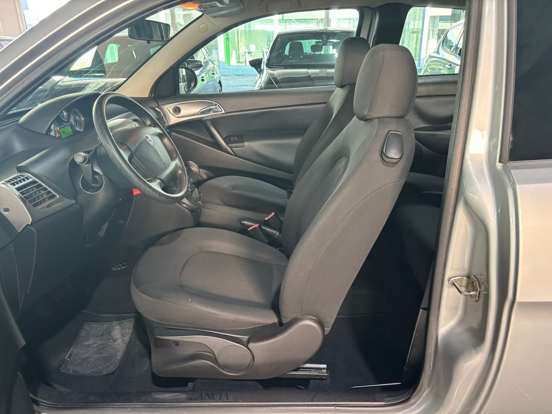 Lancia Ypsilon II 2007 1.2 8v Unyca - Miniatura 10