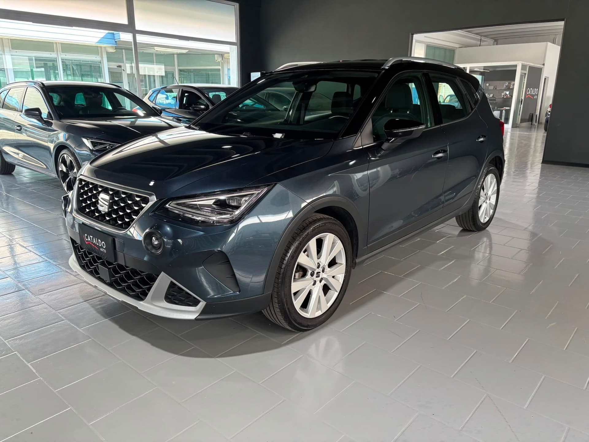 SEAT Arona 2022 1.0 ecotsi Xperience 95cv - Miniatura 1