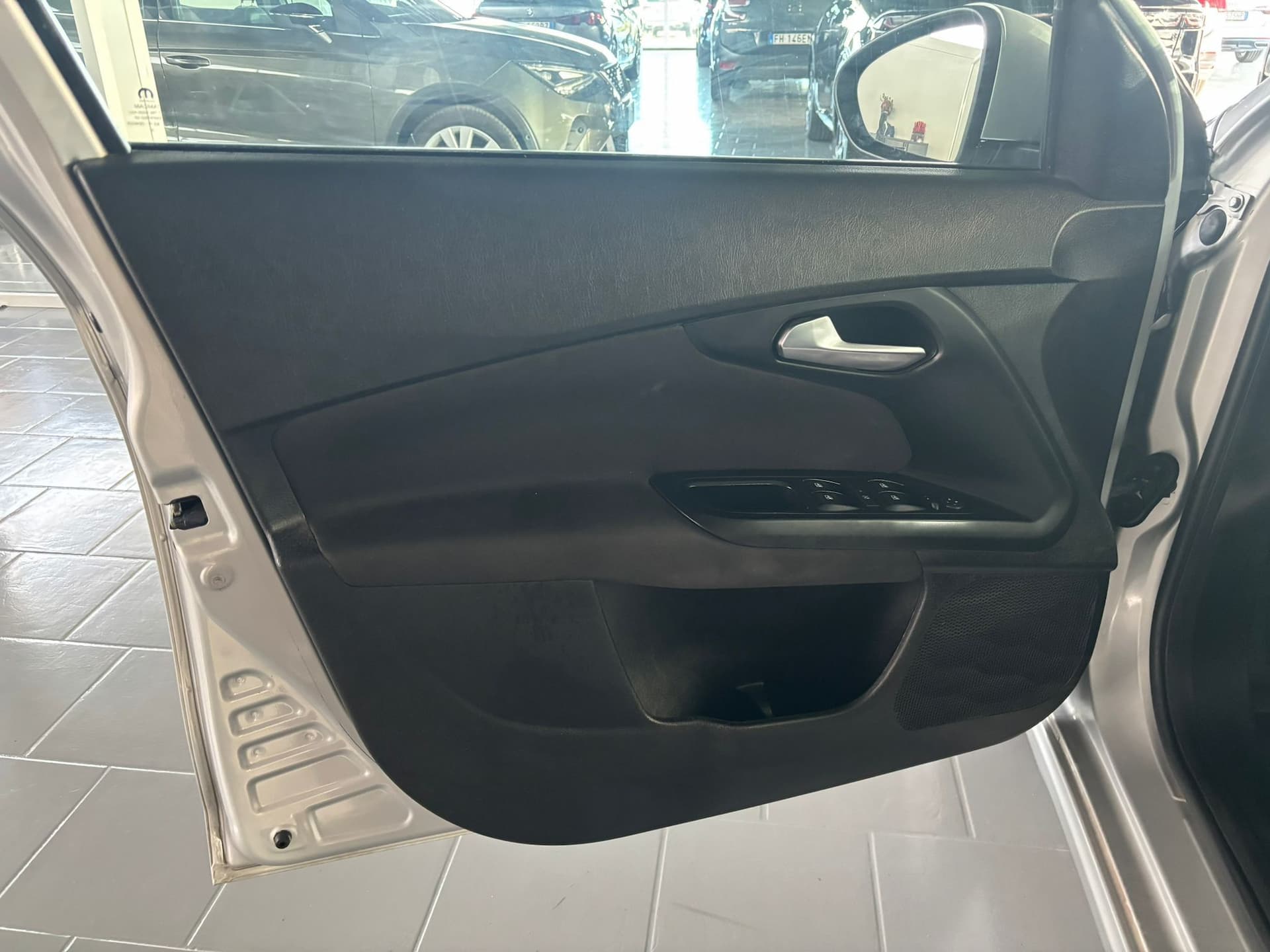 Fiat Tipo 4 porte II 2016 1.4 Opening Edition 95cv - Miniatura 9