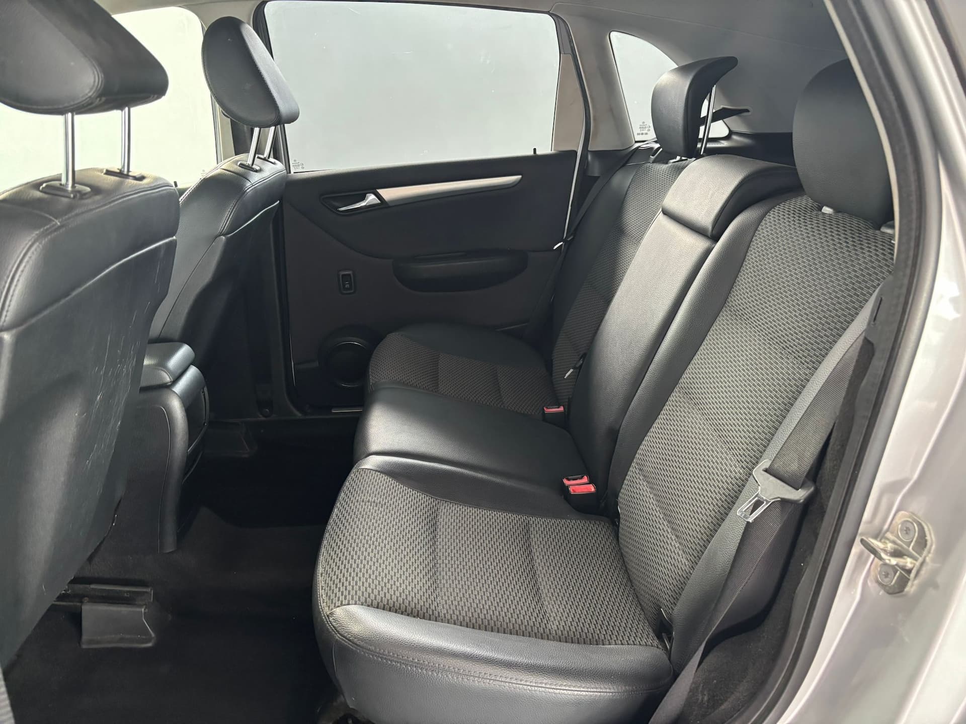 Mercedes-Benz B 200 Classe B - T245 cdi Sport FL - Miniatura 17