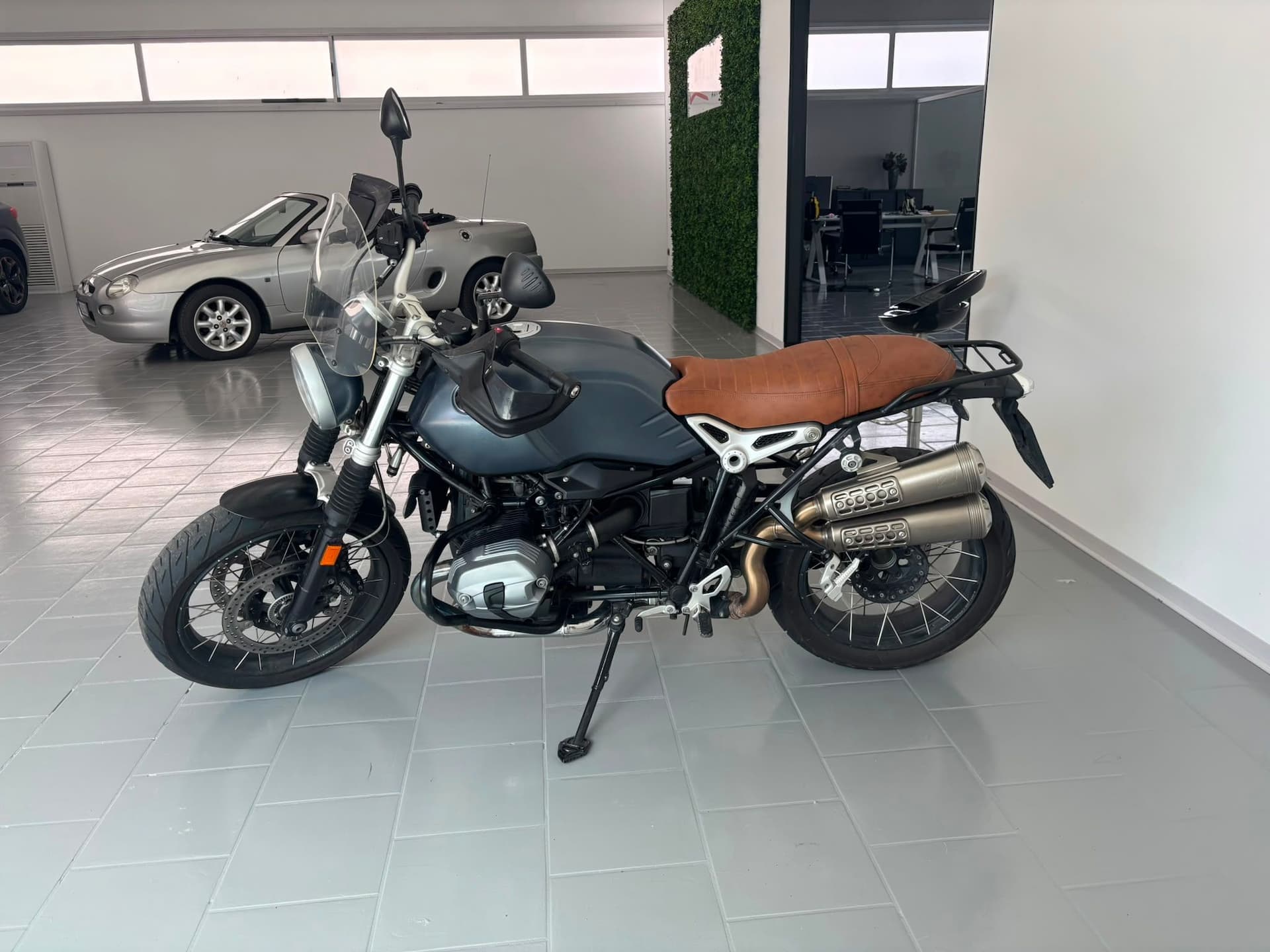 BMW R nineT Scrambler - Miniatura 2