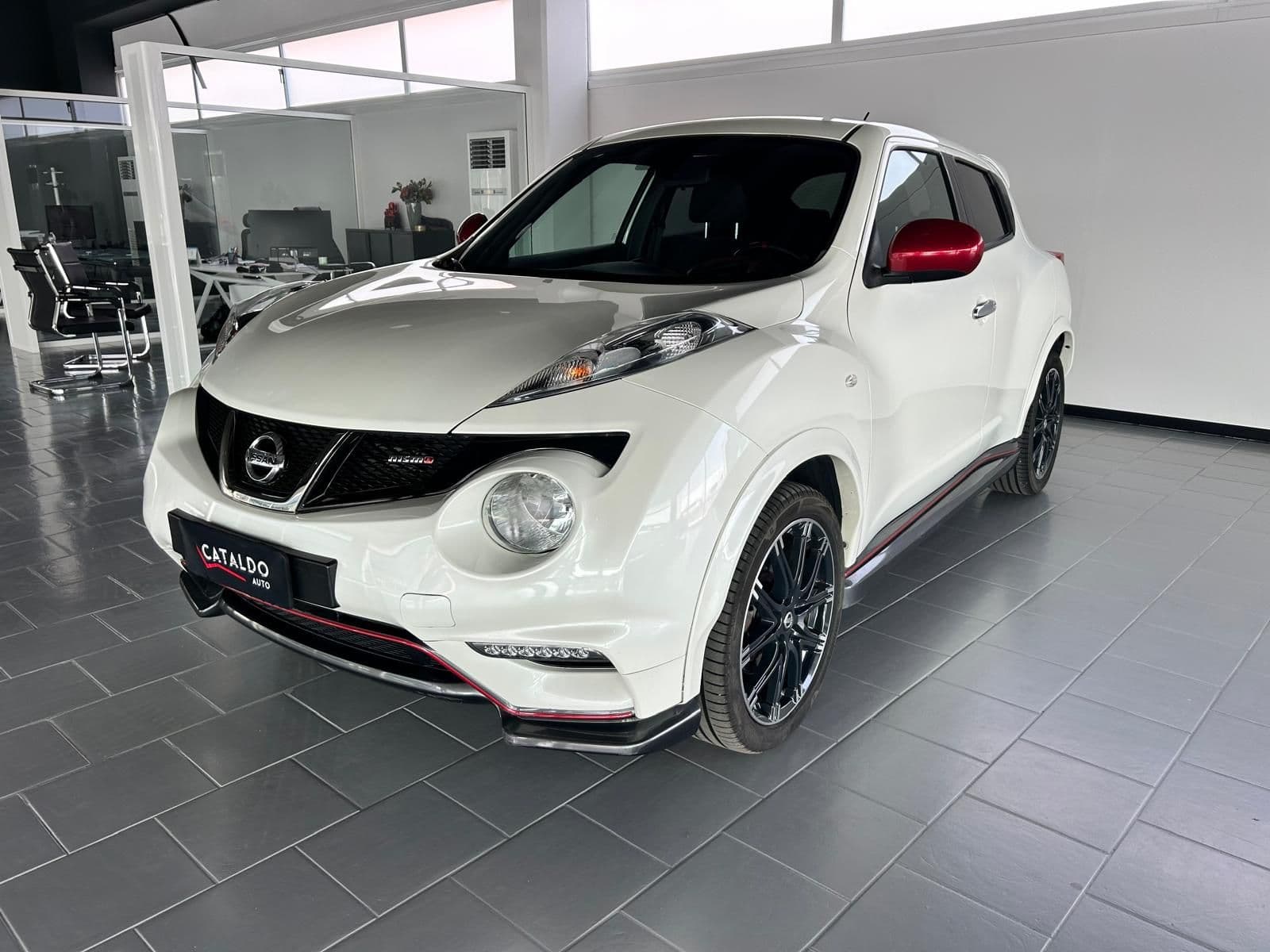 Nissan Juke I 2010 1.6 dig-t Nismo - Miniatura 1