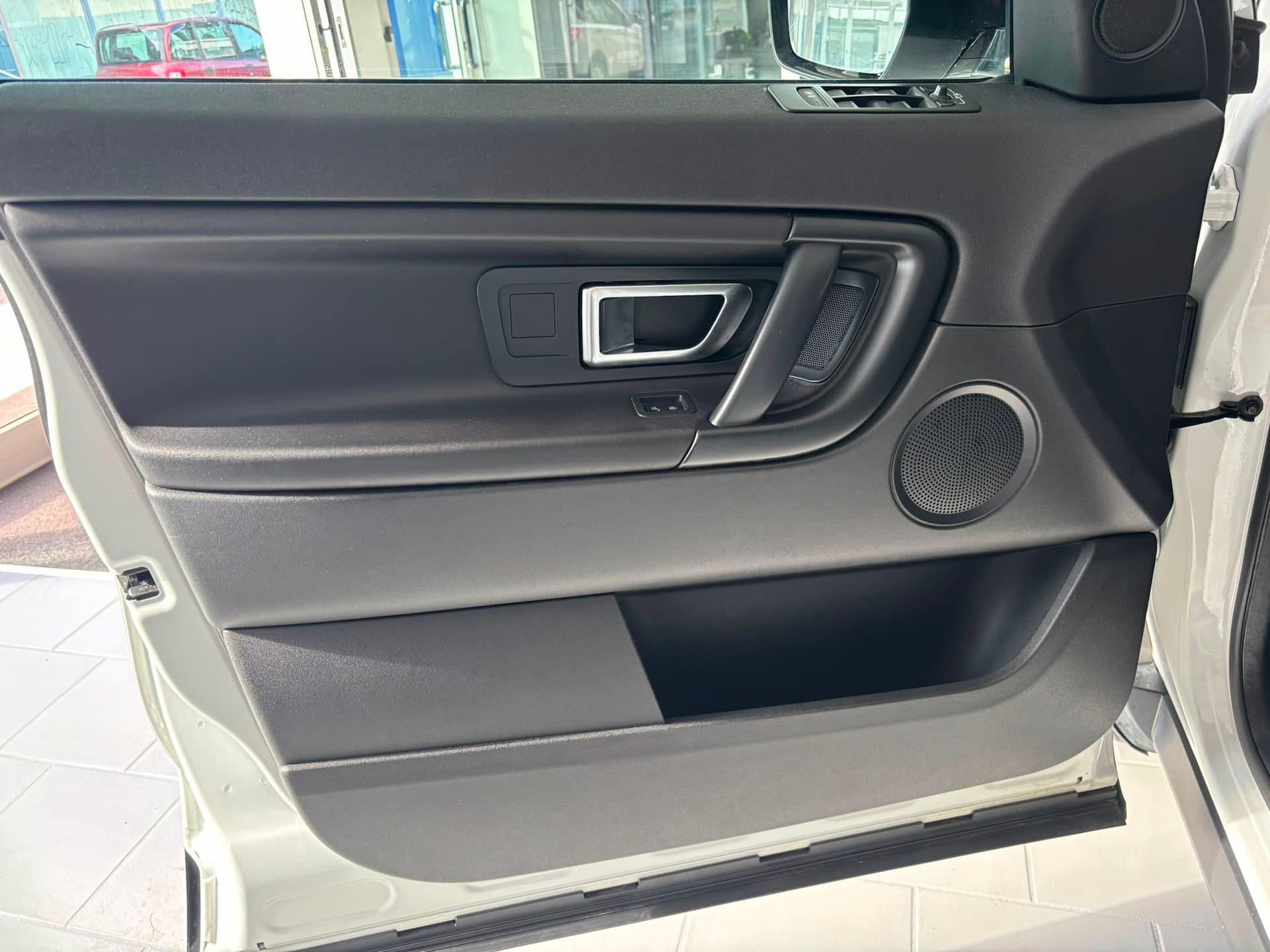Land Rover Discovery Sport I 2015 2.0 ed4 Pure 2wd 150cv - Miniatura 9