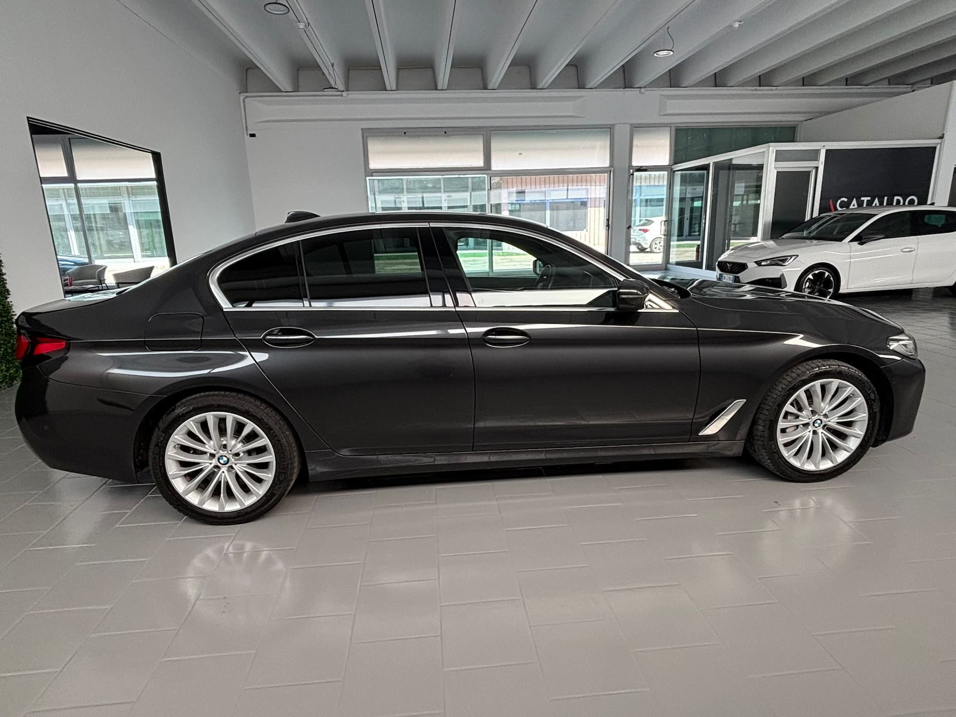 BMW 530 Serie 5 G30 2020 Berlina LCI 530d mhev 48V xdrive Luxury auto - Miniatura 6
