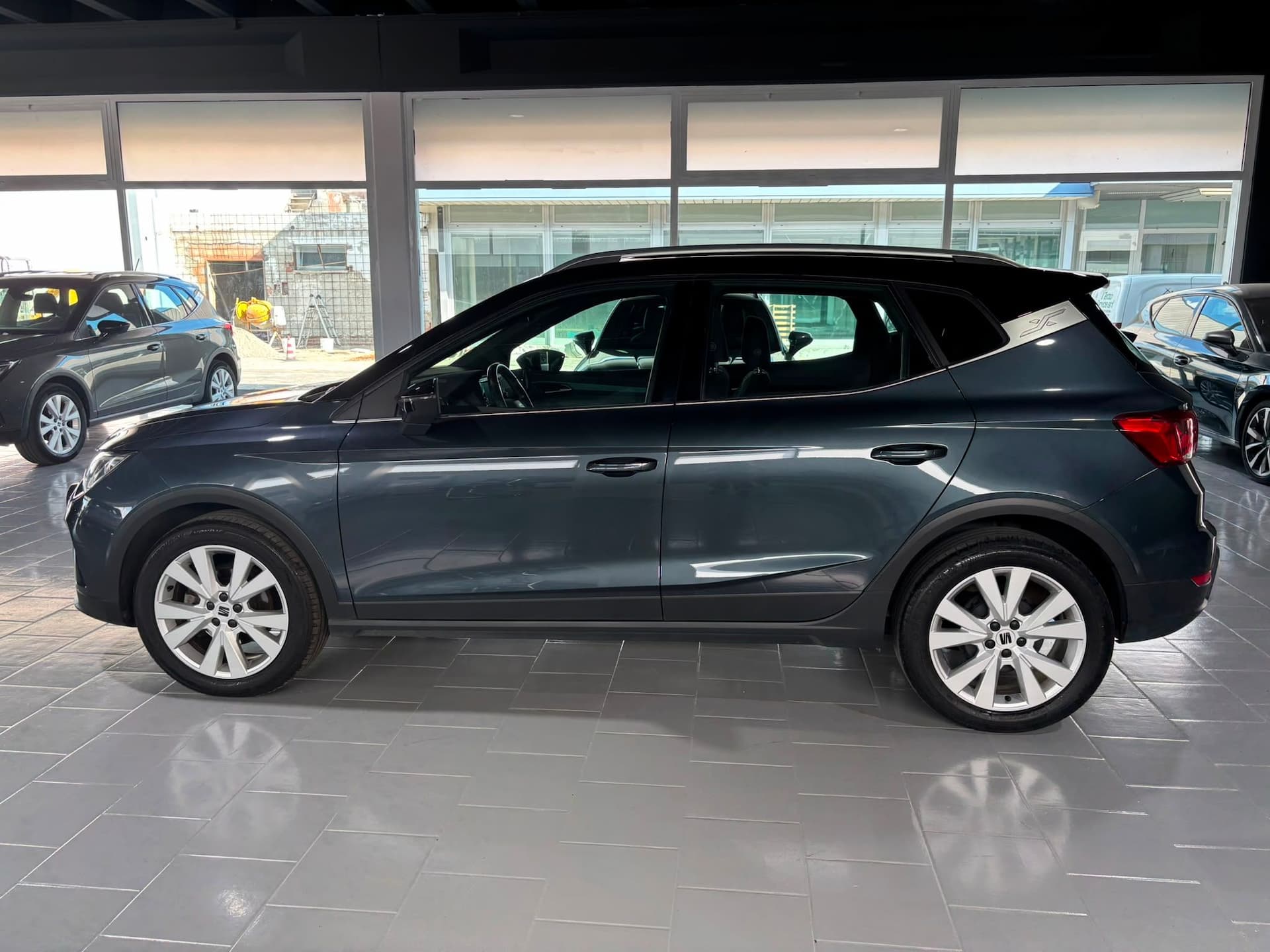 SEAT Arona 2022 1.0 ecotsi Xperience 95cv - Miniatura 2