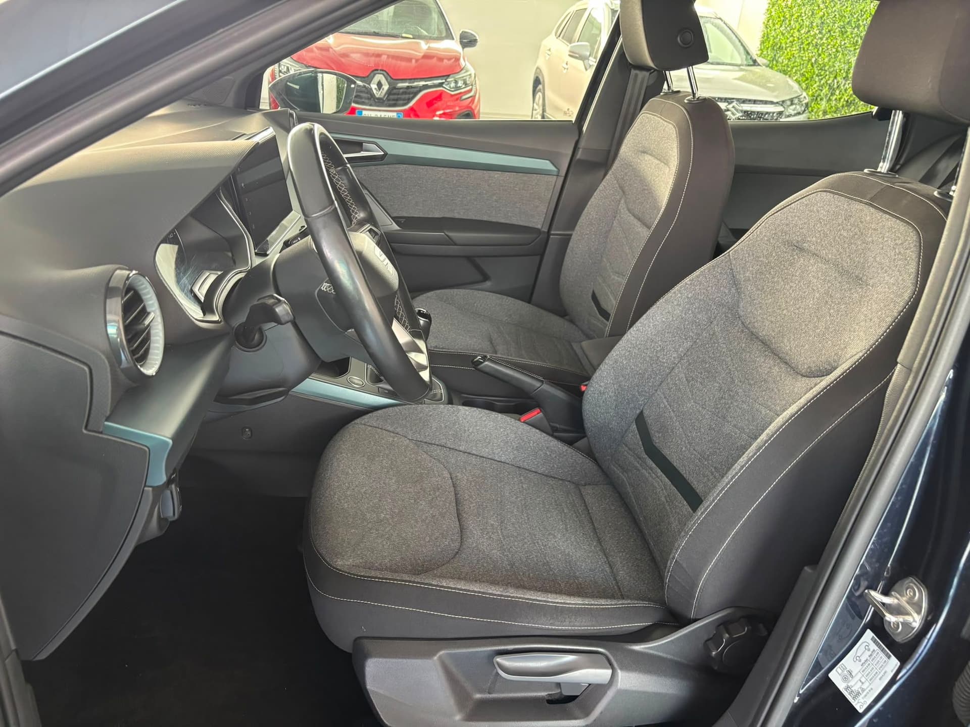 SEAT Arona 2022 1.0 ecotsi Xperience 110cv - Miniatura 10