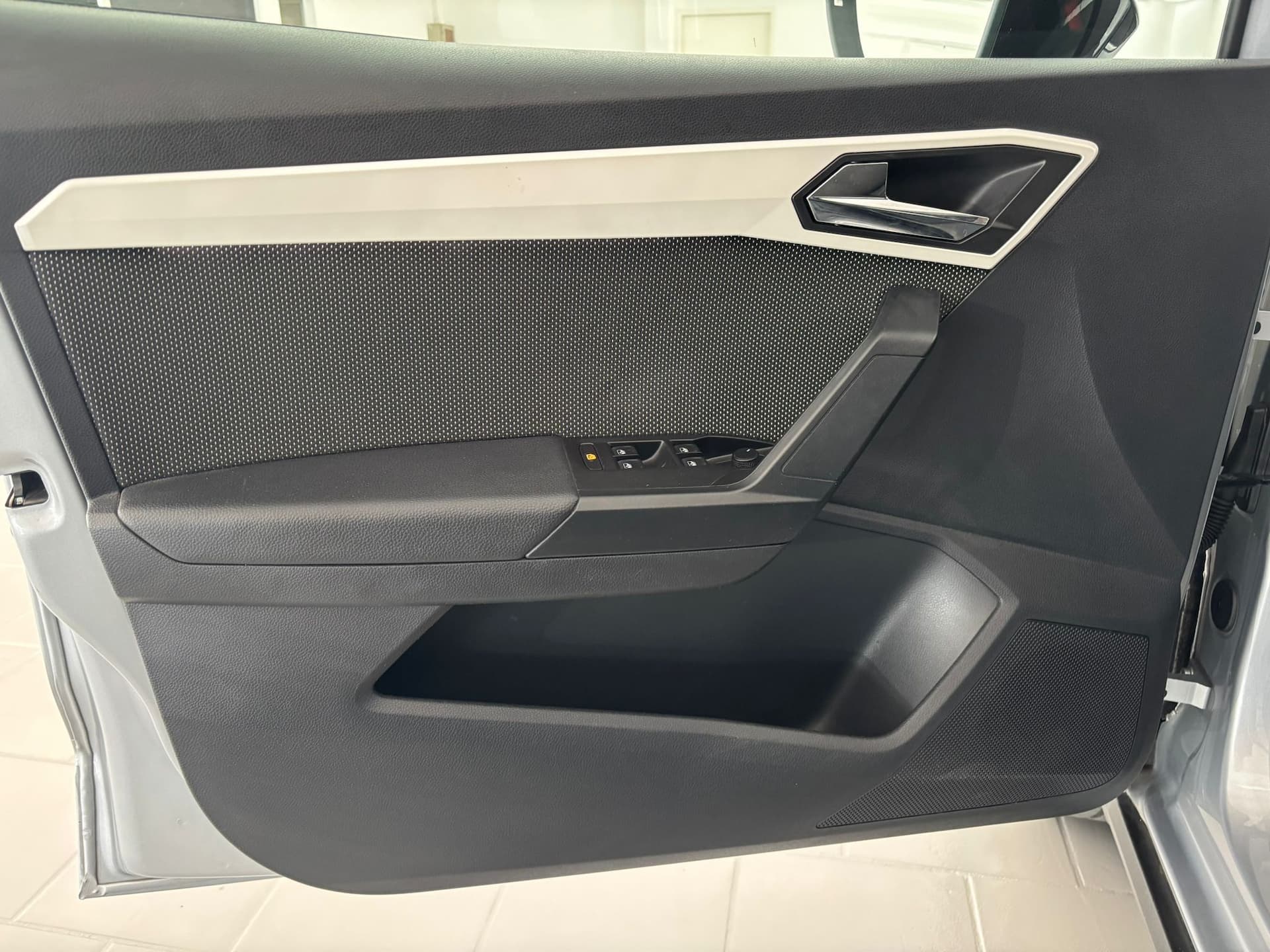 SEAT Arona 2017 1.0 ecotsi Xcellence 95cv my18 - Miniatura 9
