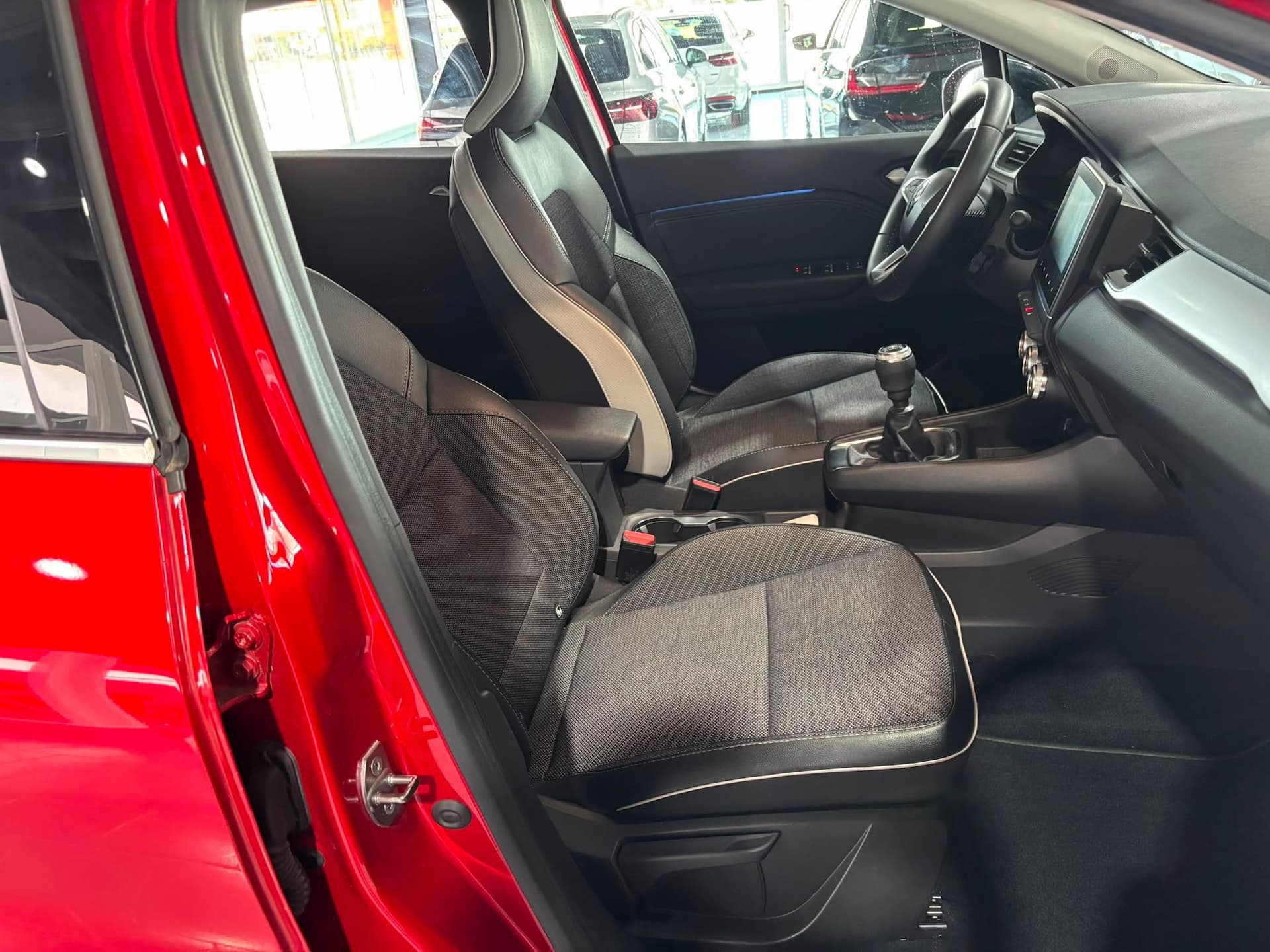 Renault Captur II 2019 1.0 tce Techno 90cv - Miniatura 16