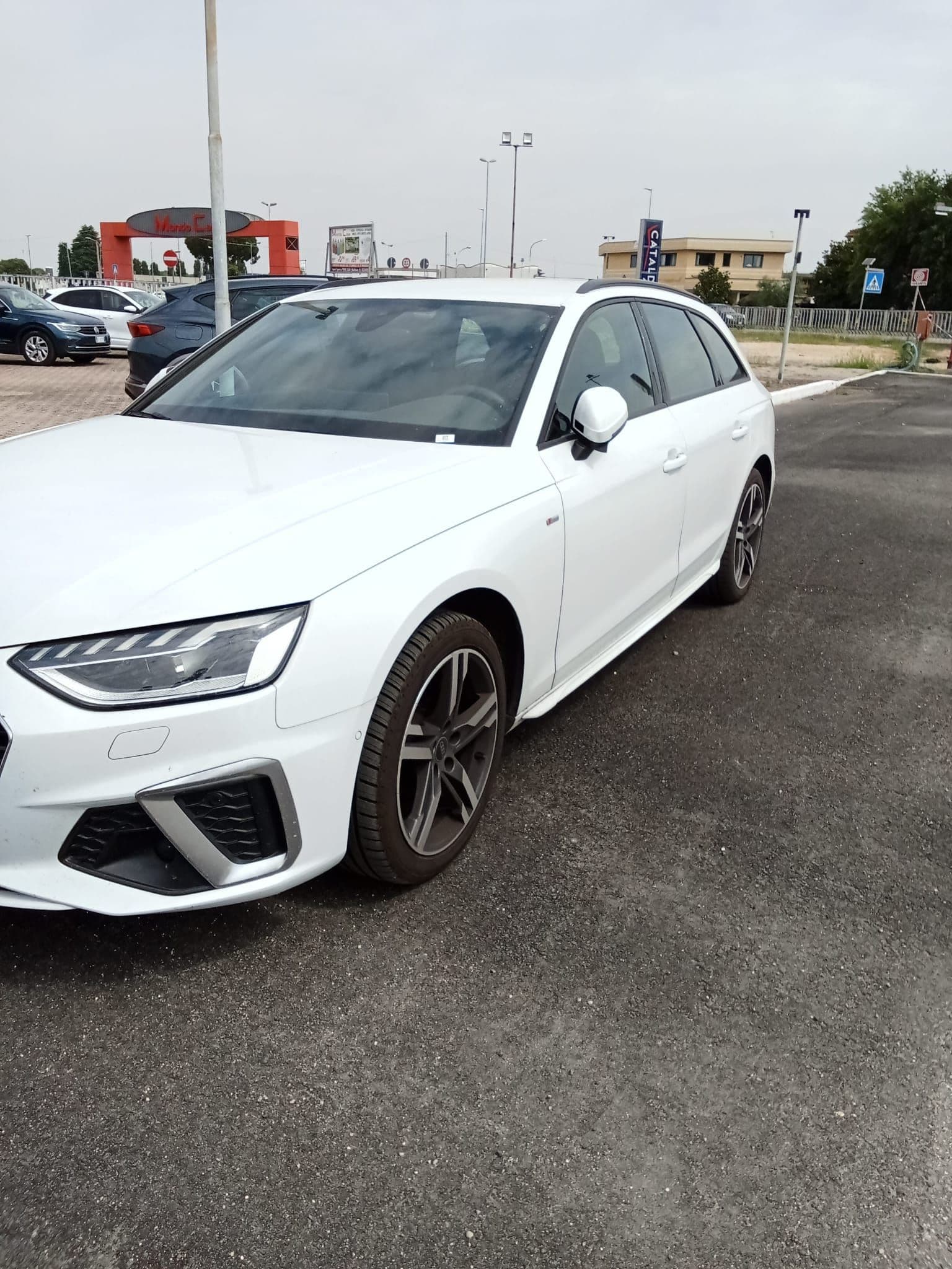 Audi A4  Avant 40 2.0 g-tron S Line edition 170cv s-tronic - Miniatura 1