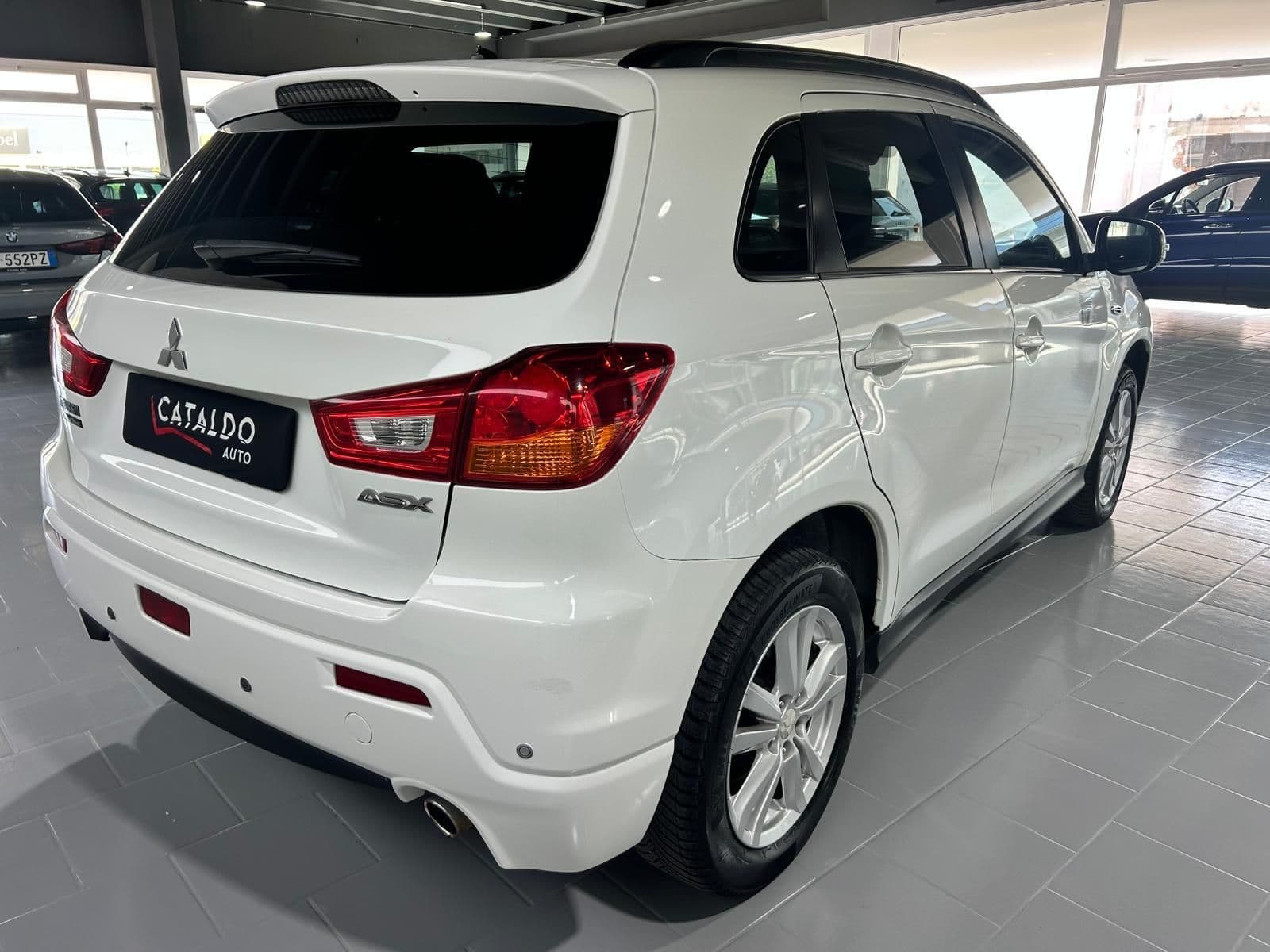 Mitsubishi ASX  I 2010 1.8 Inform 2wd - Miniatura 3