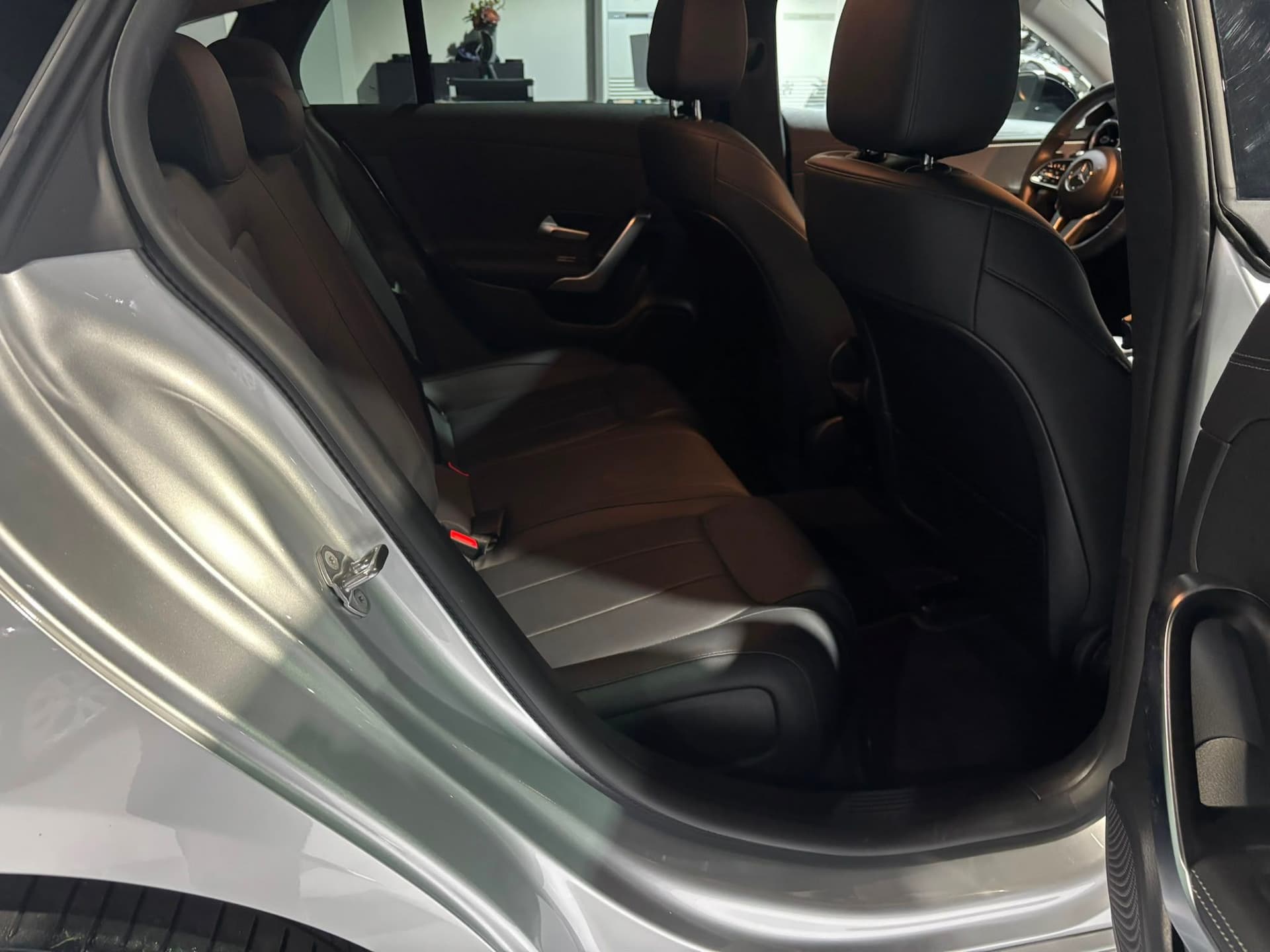 Mercedes-Benz CLA 200 Shooting Brake 200 d Business auto - Miniatura 18