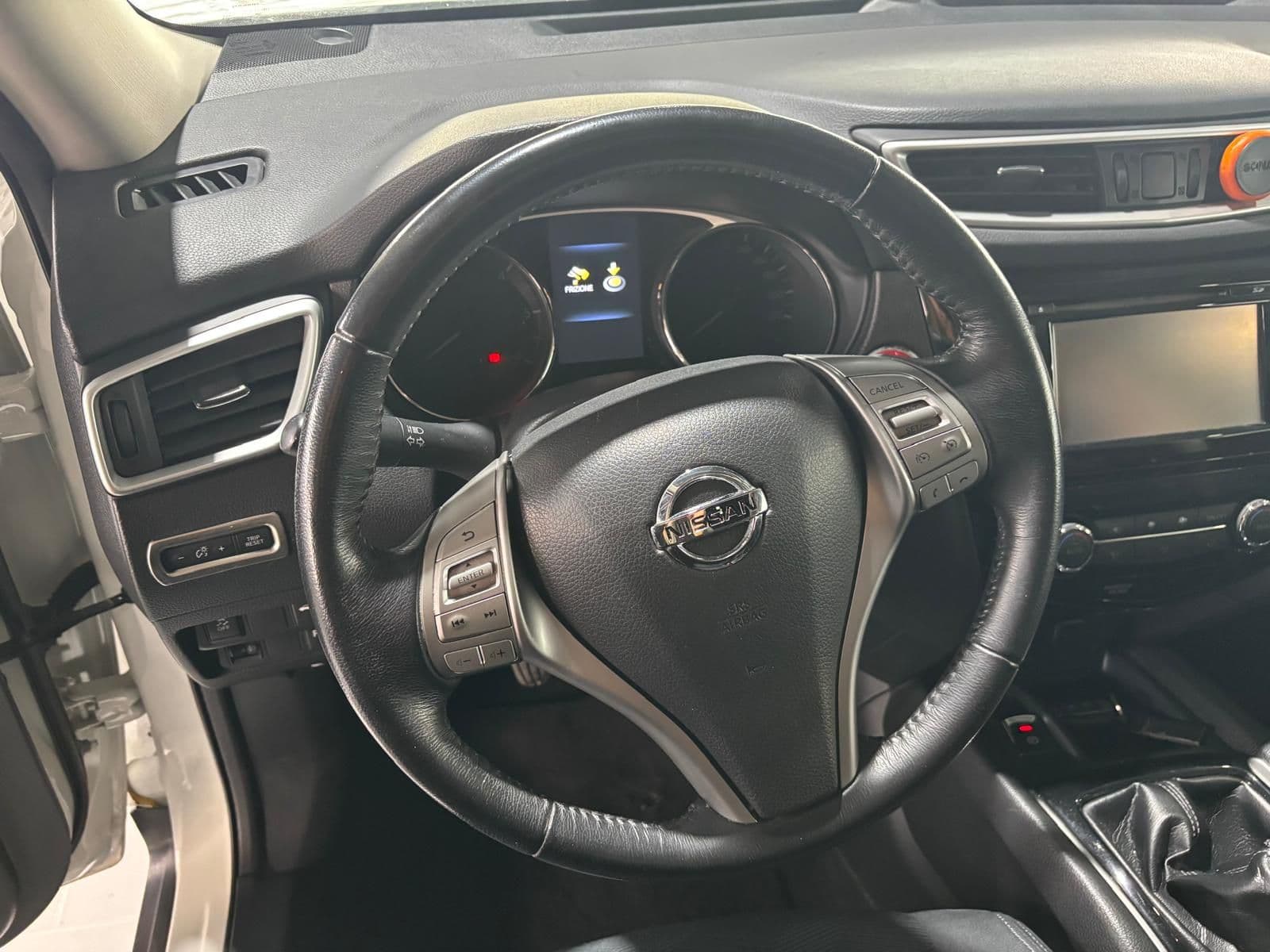 Nissan X-Trail III 2014 1.6 dci N-Vision 2wd - Miniatura 13