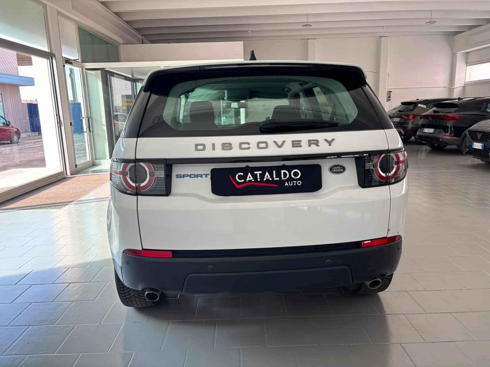 Land Rover Discovery Sport I 2015 2.0 ed4 Pure 2wd 150cv - Miniatura 4
