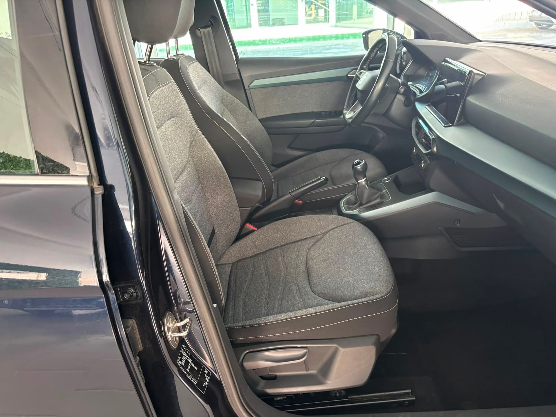 SEAT Arona 2022 1.0 ecotsi Xperience 110cv - Miniatura 16