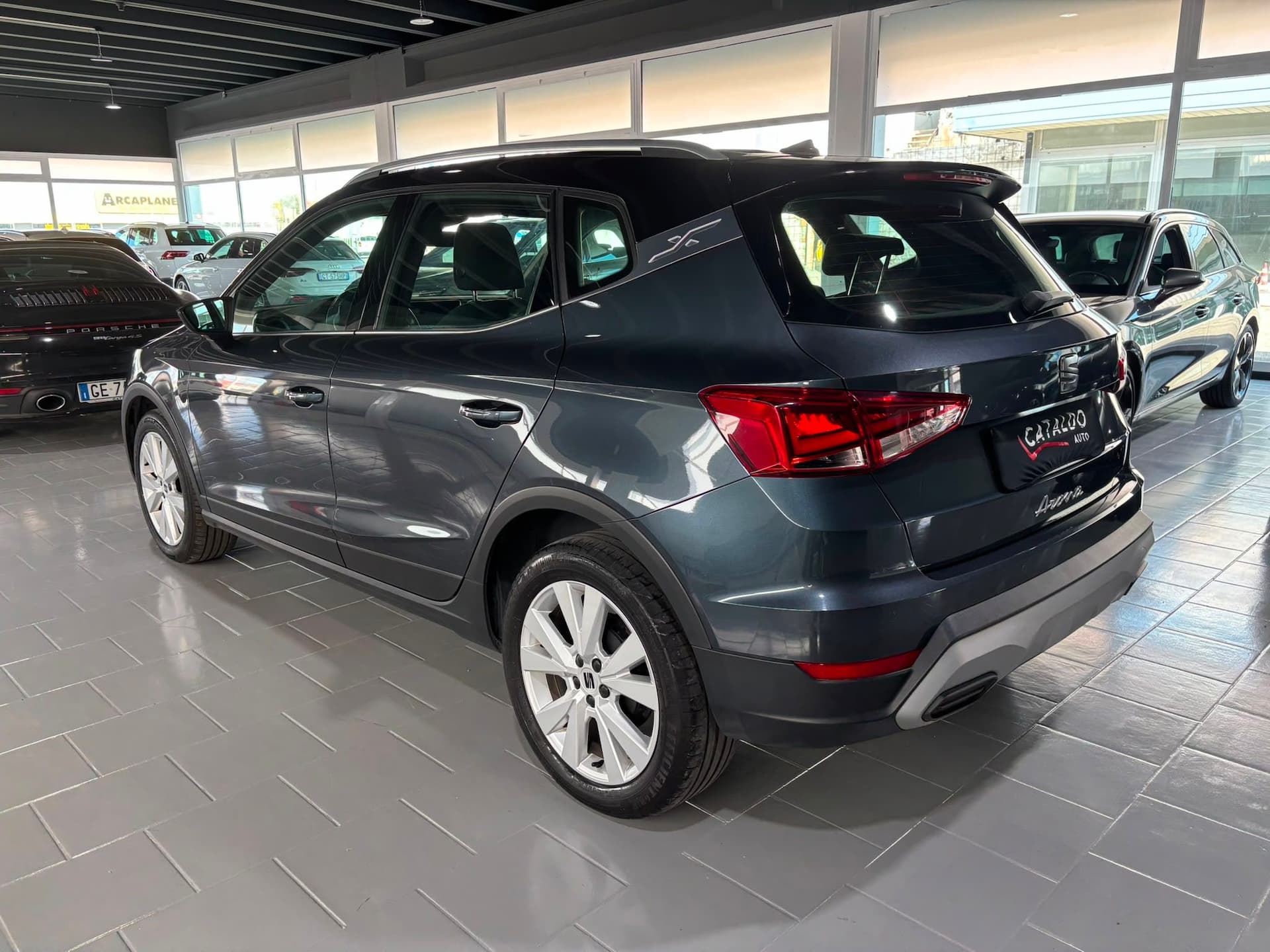 SEAT Arona 2022 1.0 ecotsi Xperience 95cv - Miniatura 3