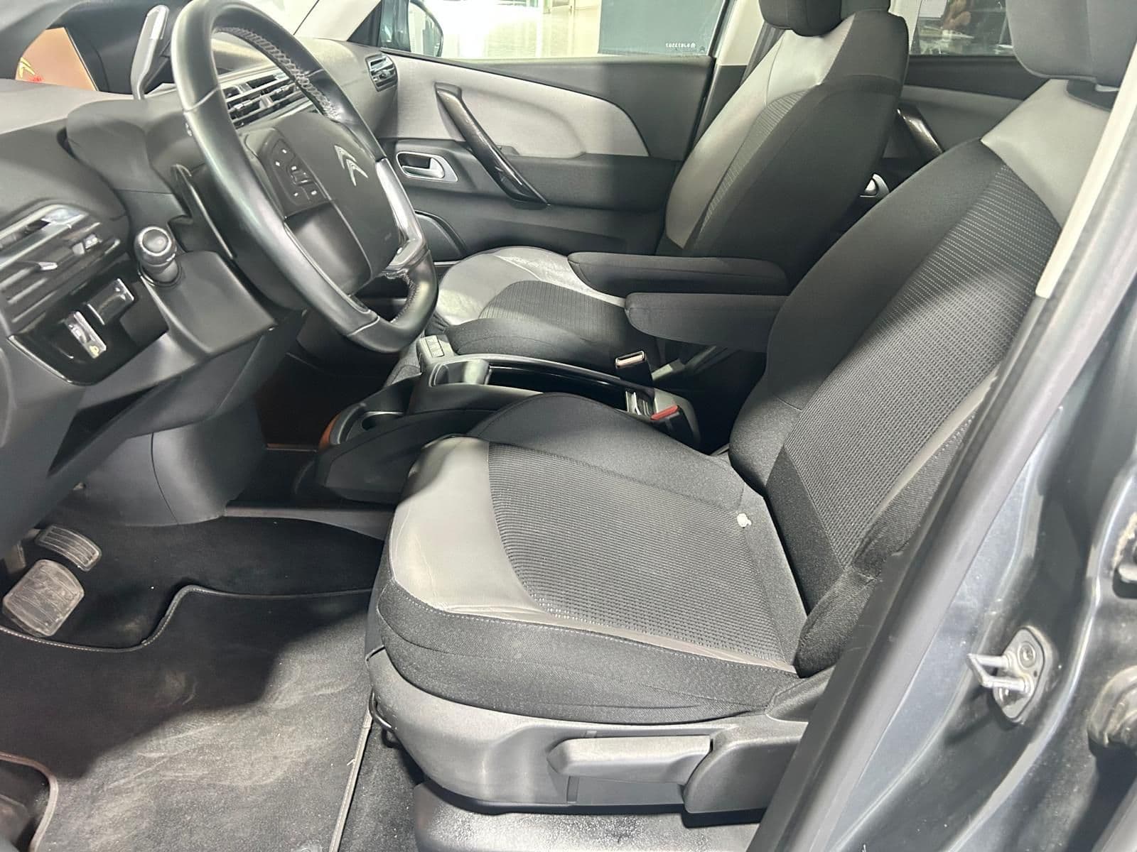 Citroen C4 Picasso BlueHDi 120 S&S EAT6 Business - Miniatura 10