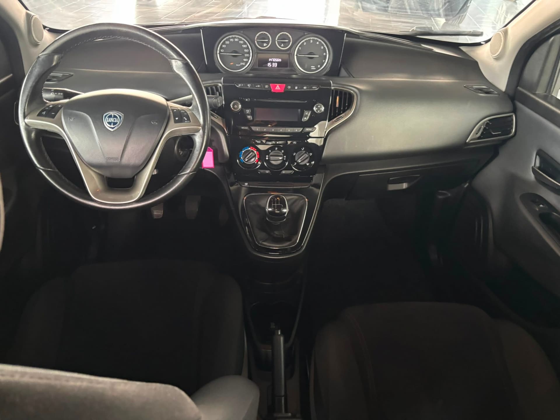 Lancia Ypsilon III 2011 0.9 t.air Gold ecochic metano 80cv  - Miniatura 11