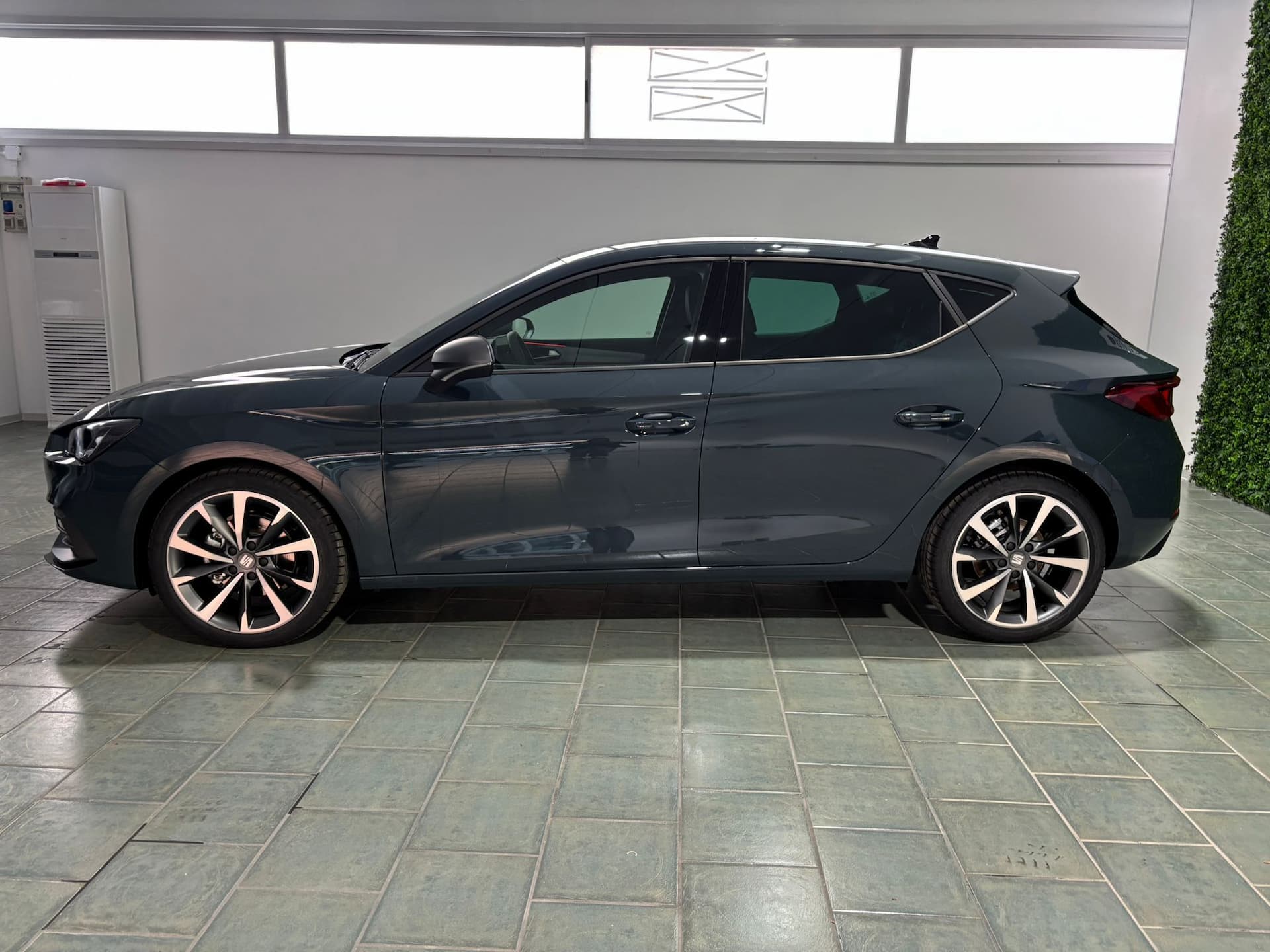SEAT Leon IV 2020 1.5 hybrid FR 116cv dsg - Miniatura 2