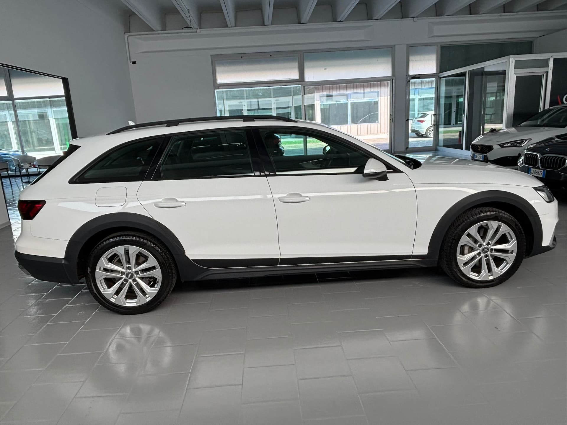 Audi A4 2019 Allroad Quattro 40 2.0 tdi Identity Contrast quattro 190cv s tronic - Miniatura 6