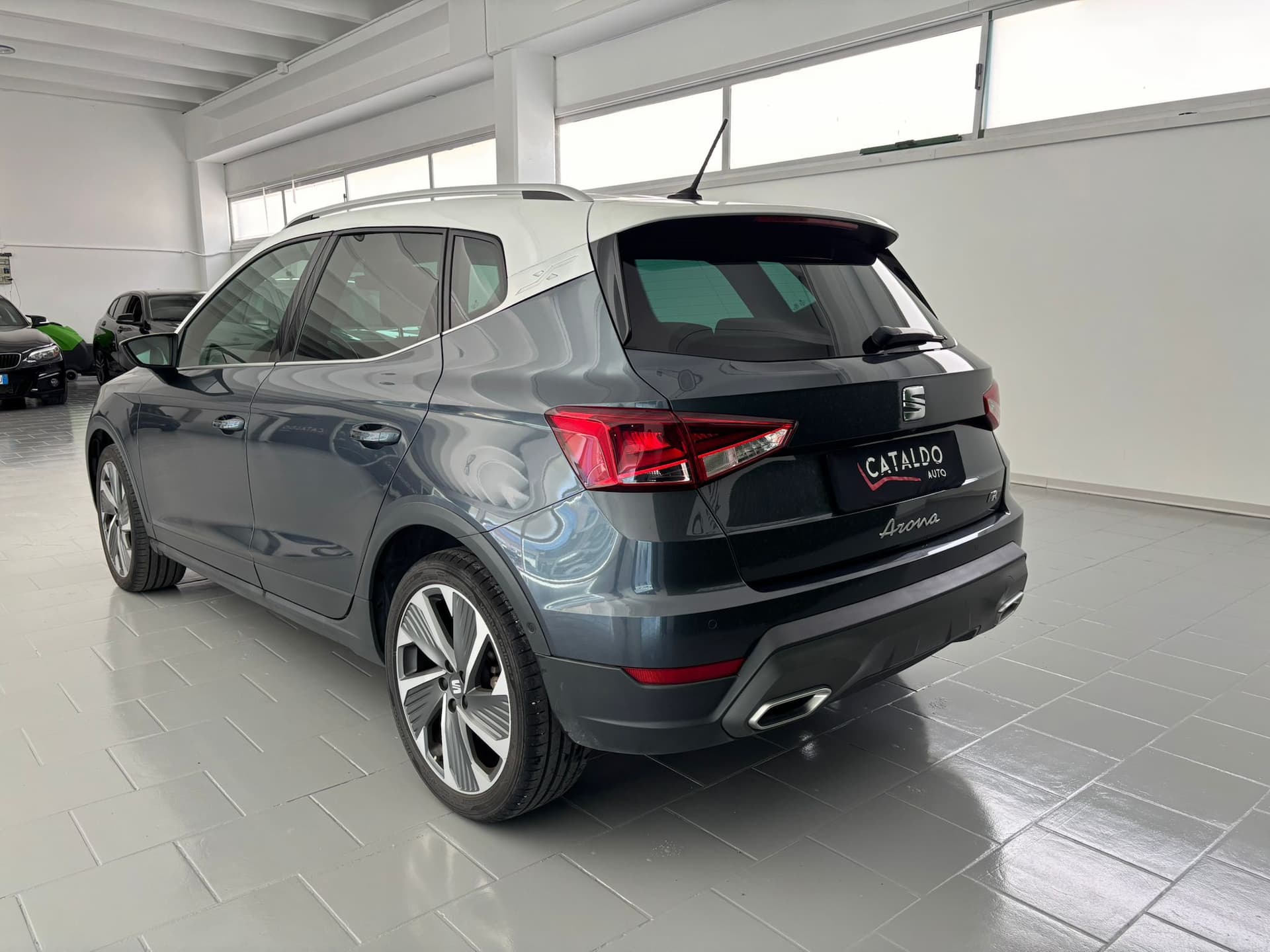 SEAT Arona 2022 1.0 ecotsi FR 110cv - Miniatura 3