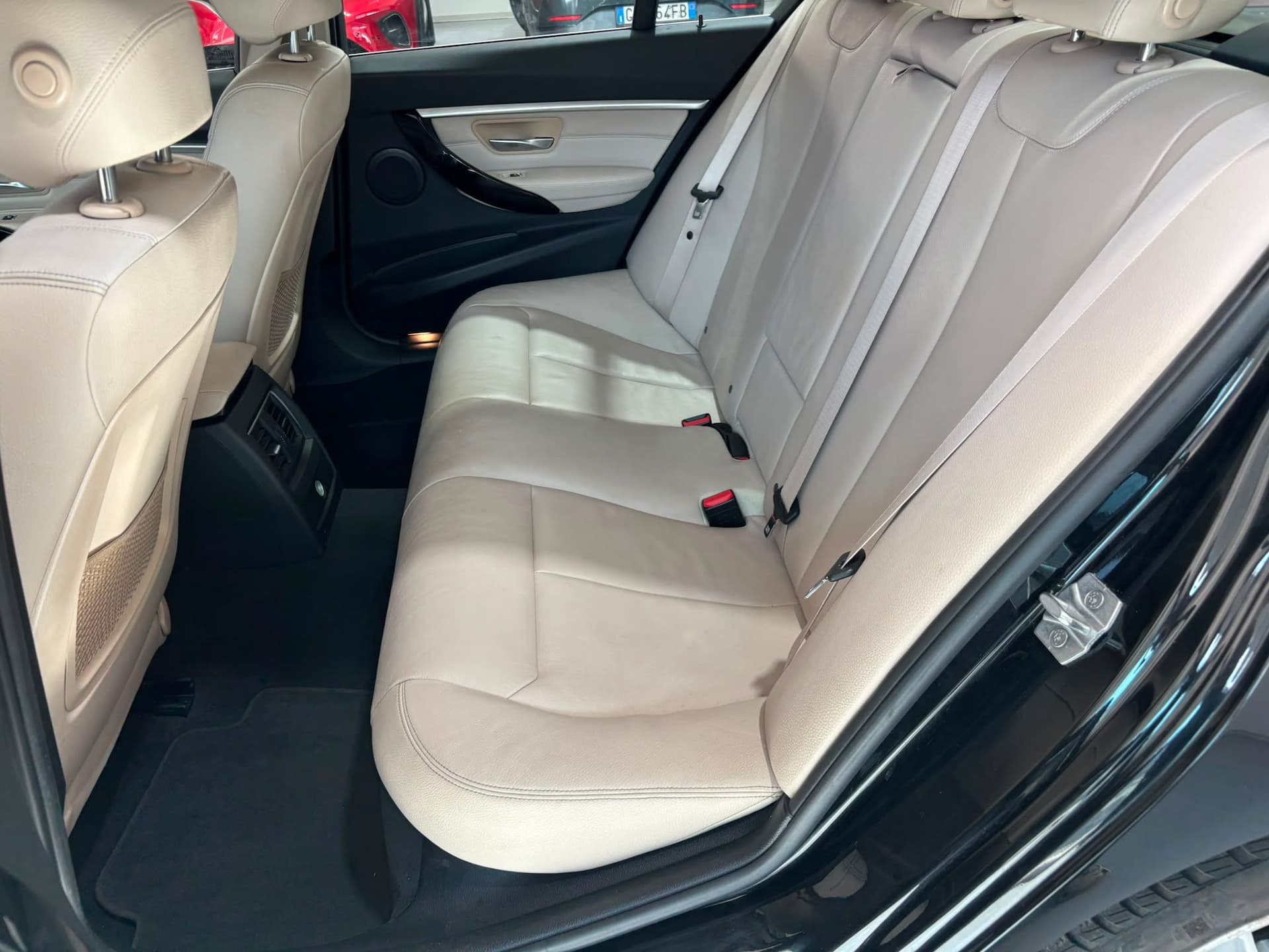 BMW 330 Serie 3 F30 2015 Berlina 330e Luxury auto - Miniatura 18