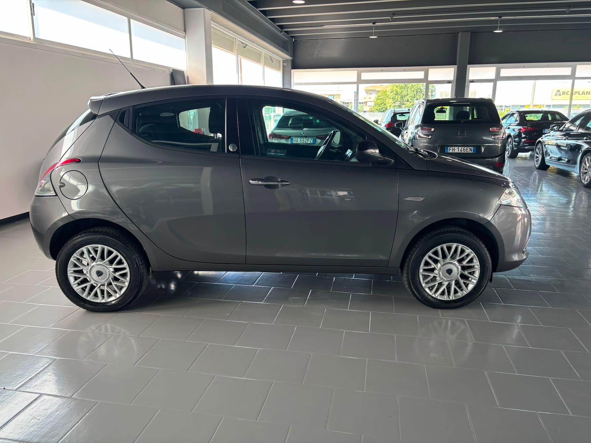Lancia Ypsilon III 2011 0.9 t.air Gold ecochic metano 80cv  - Miniatura 6