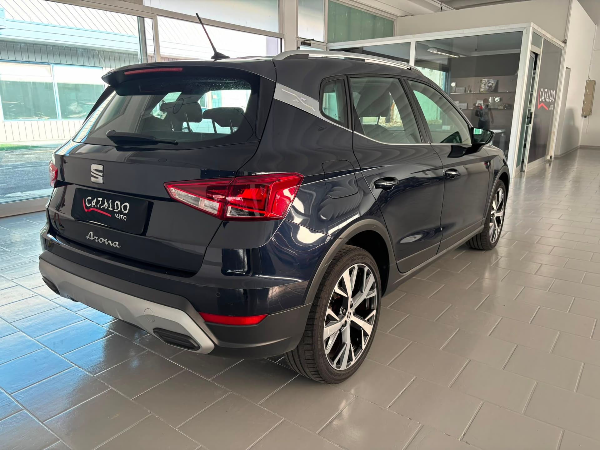 SEAT Arona 2022 1.0 ecotsi Xperience 110cv - Miniatura 5