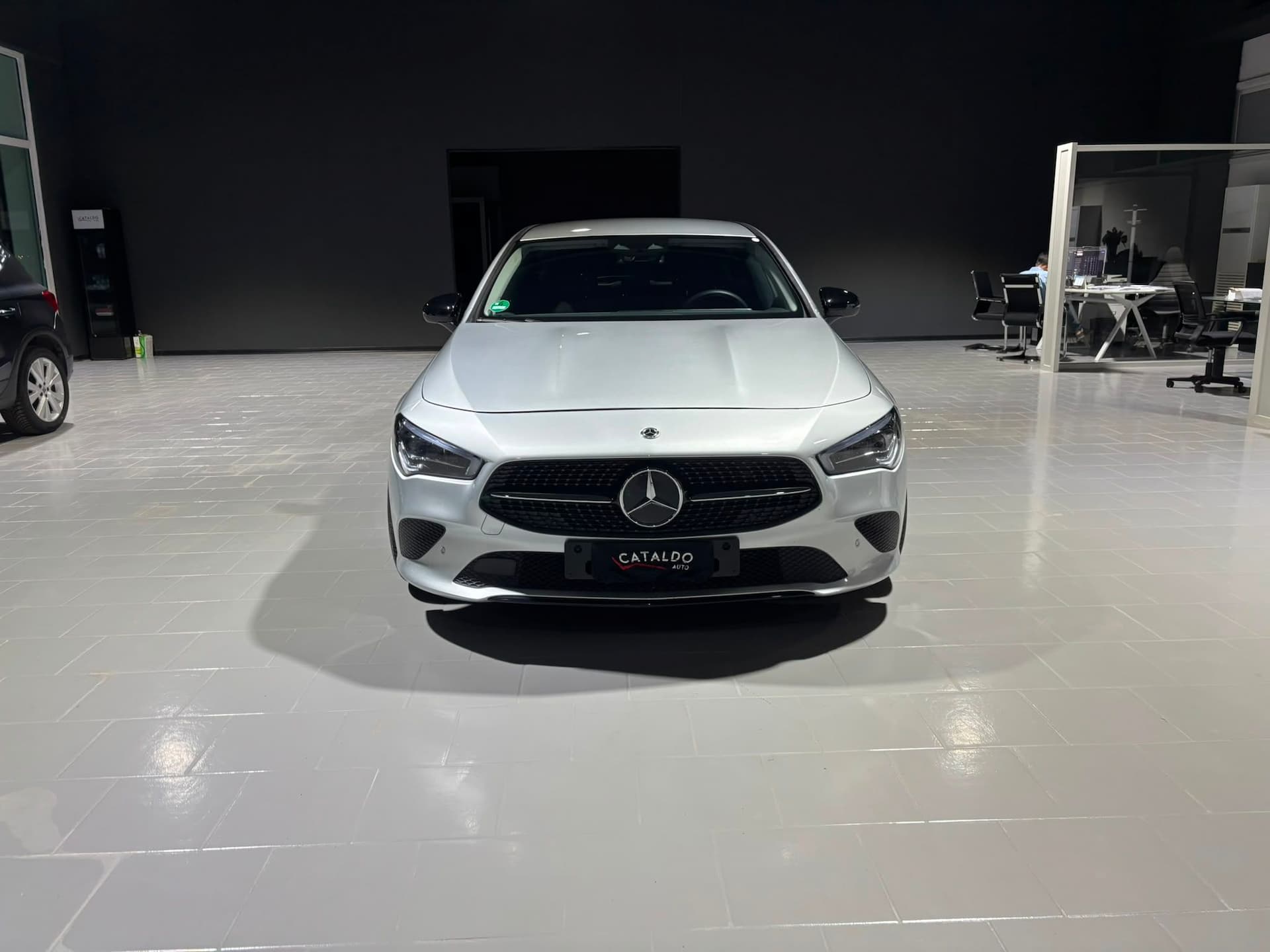 Mercedes-Benz CLA 200 Shooting Brake 200 d Business auto - Miniatura 8