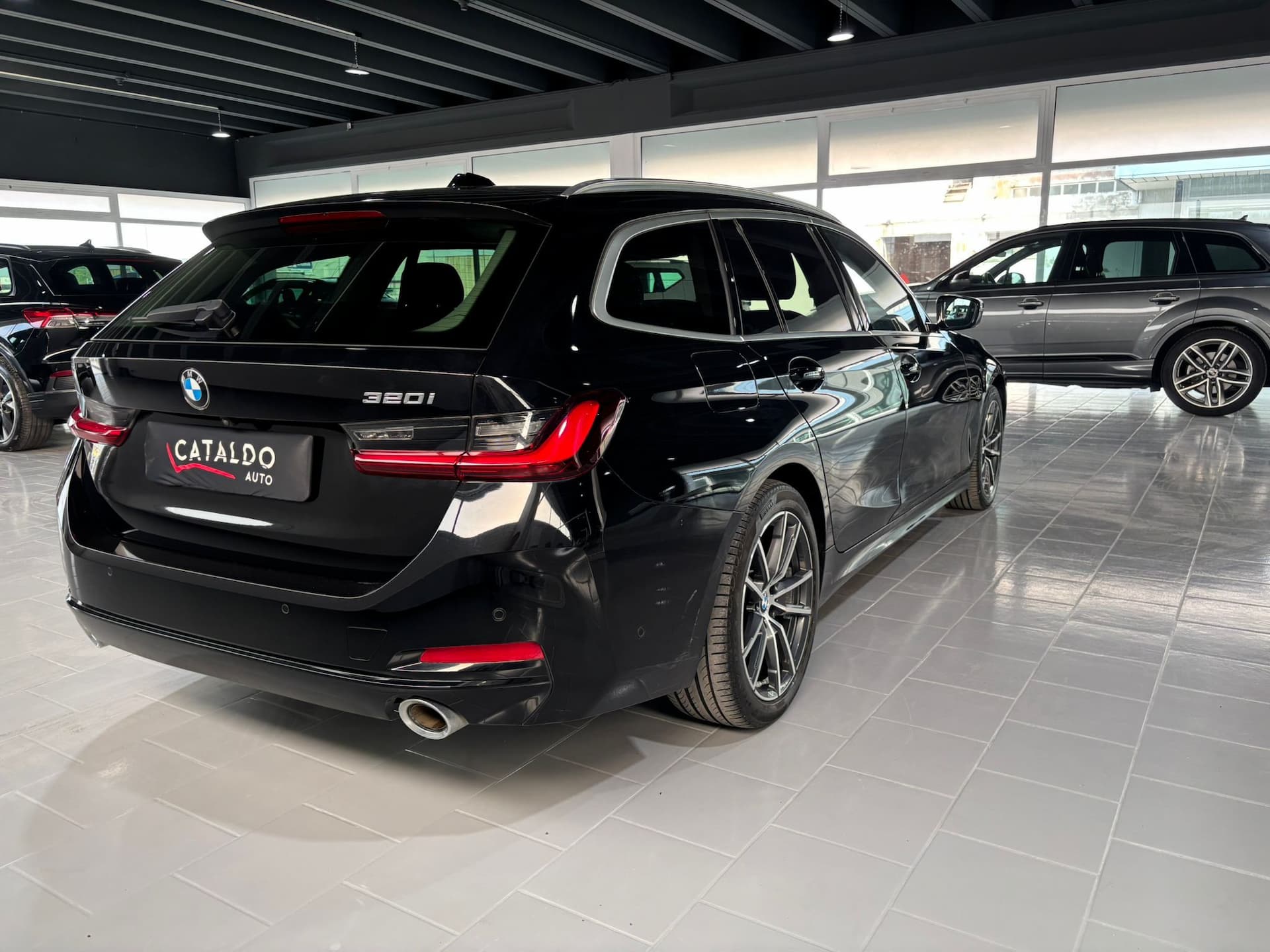BMW 320 Serie 3 G21 2022 Touring 320i Touring auto - Miniatura 5