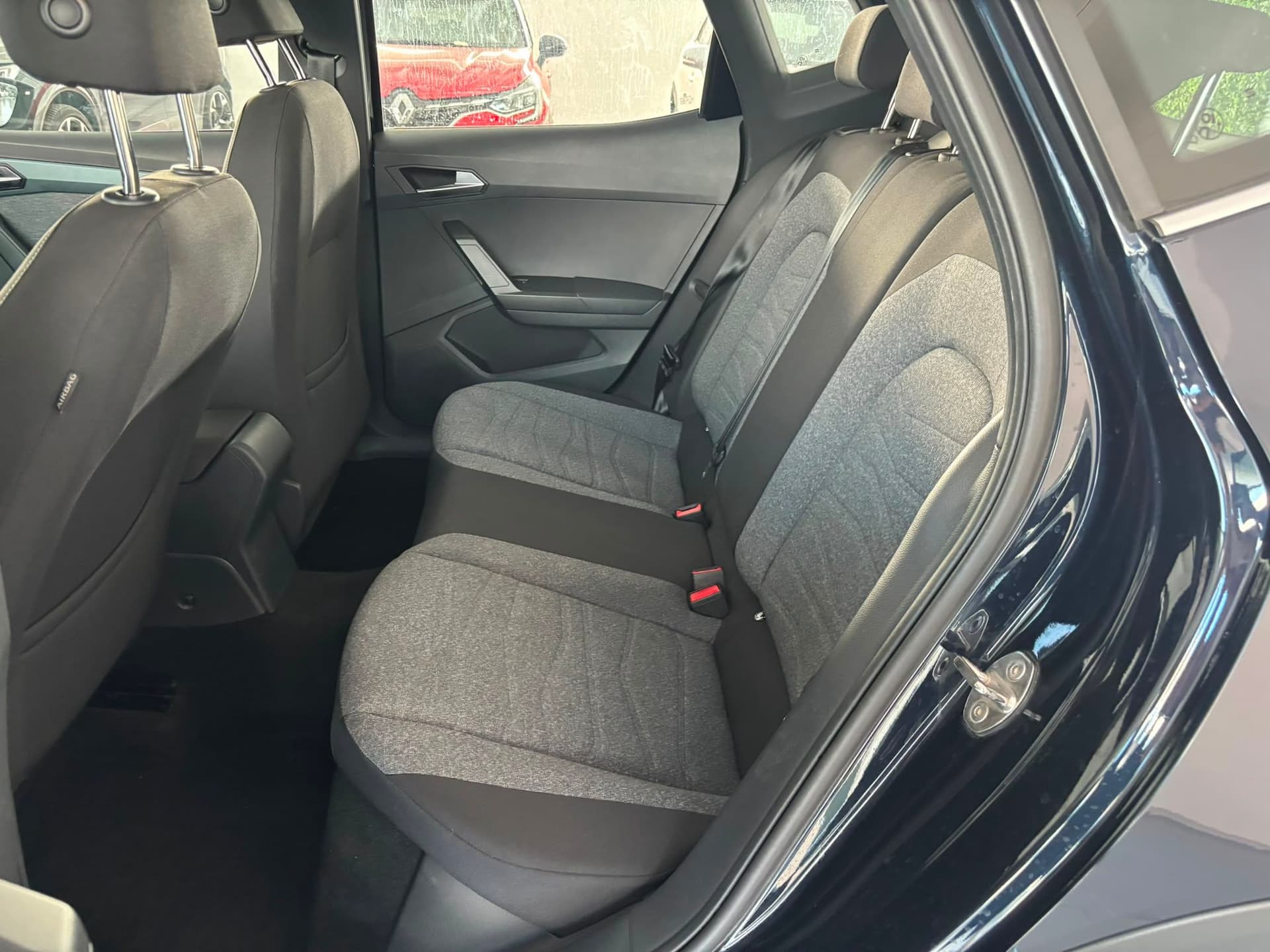 SEAT Arona 2022 1.0 ecotsi Xperience 110cv - Miniatura 17