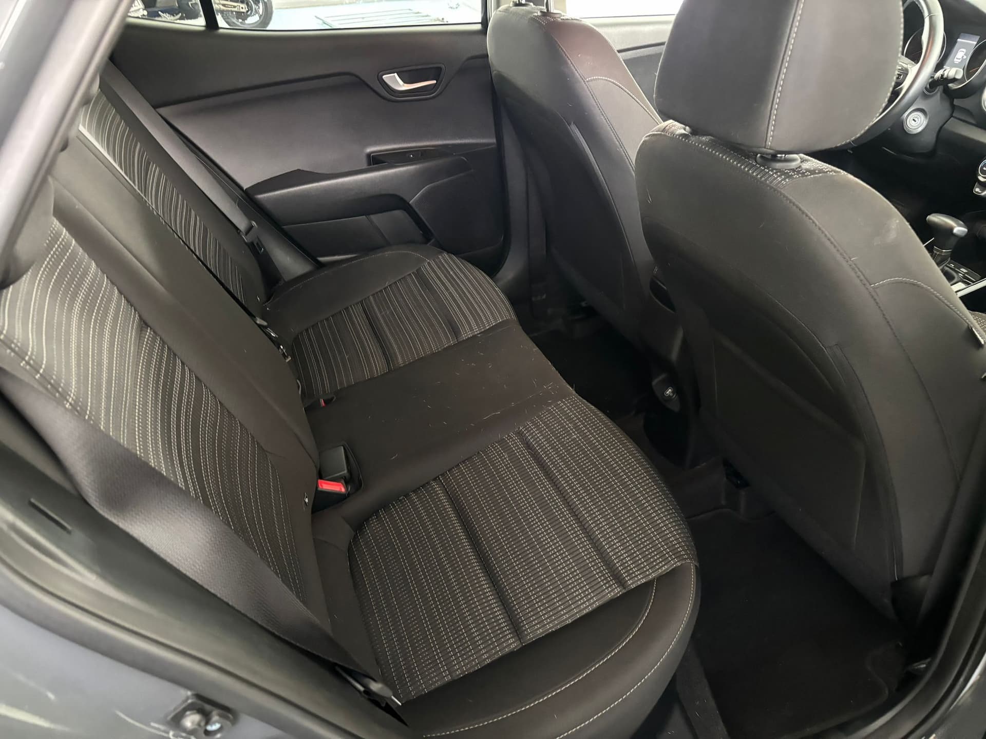 Kia Stonic 1.0 Style ecogpl 95cv dct - Miniatura 20
