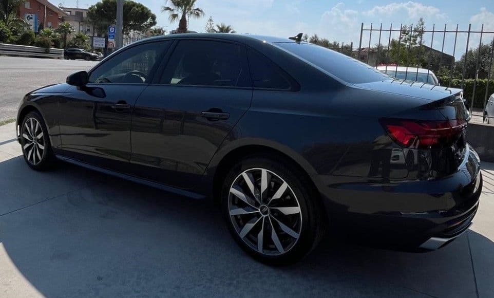 Audi A4 V 2019 Berlina 35 2.0 tdi mhev Business 163cv s-tronic - Miniatura 2