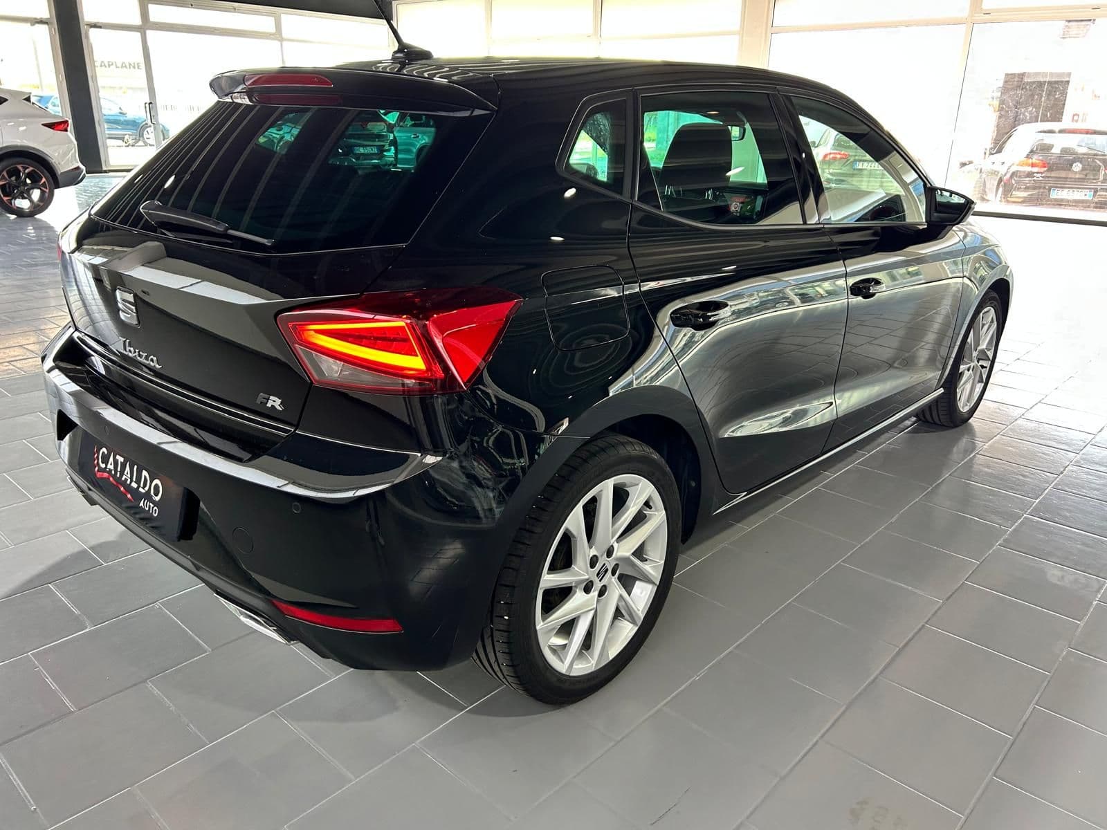SEAT Ibiza V 2017 1.0 ecotsi FR 95cv - Miniatura 5