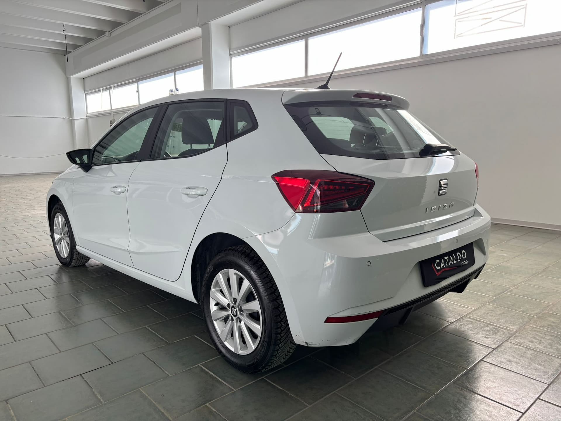 SEAT Ibiza V 2017 1.6 tdi Business 95cv - Miniatura 3