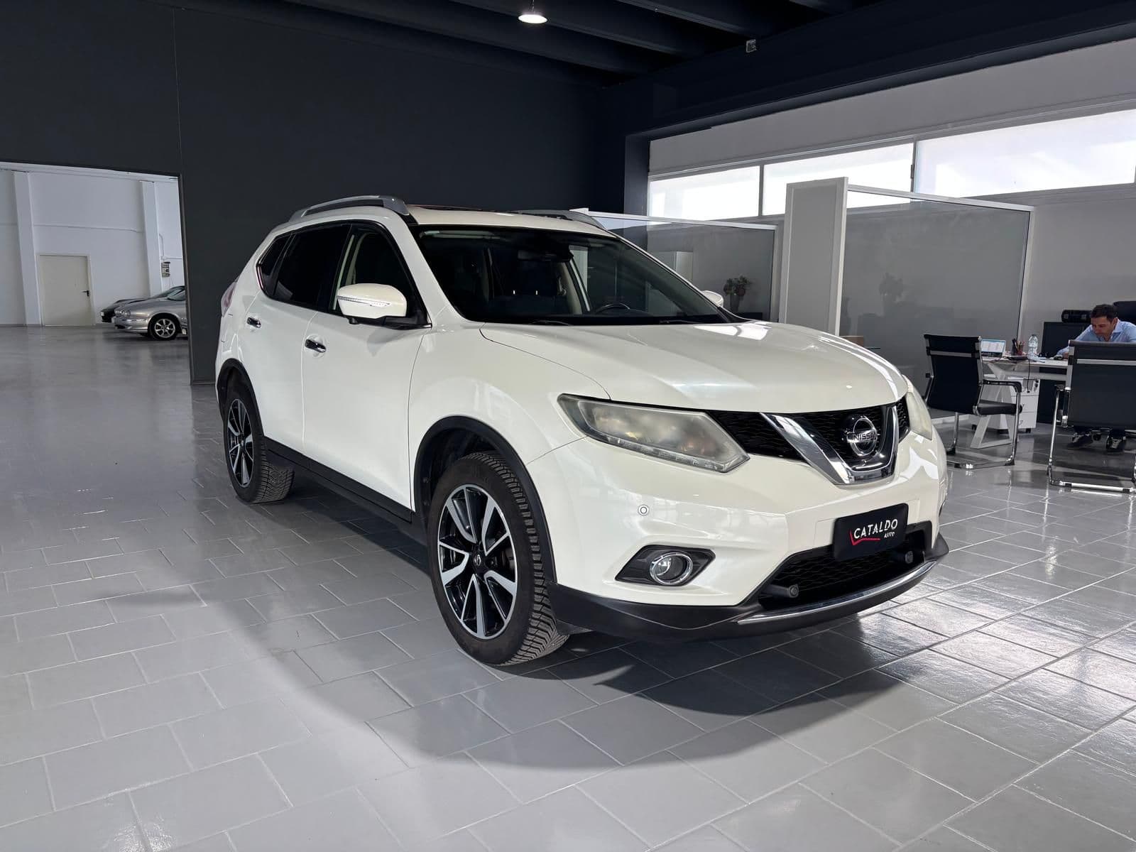Nissan X-Trail III 2014 1.6 dci N-Vision 2wd - Miniatura 7