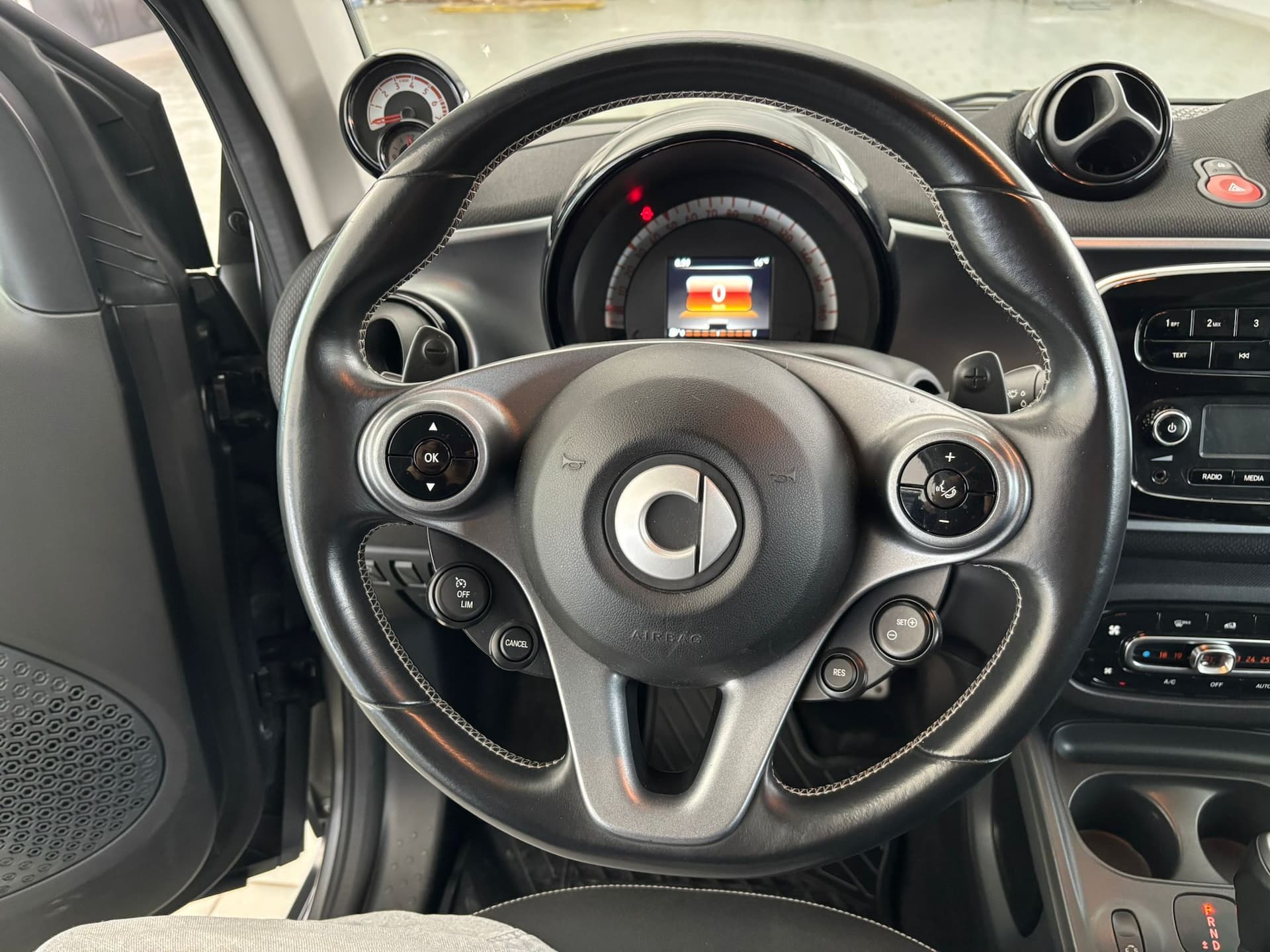 smart Fortwo III 2015 0.9 t Passion 90cv twinamic - Miniatura 13