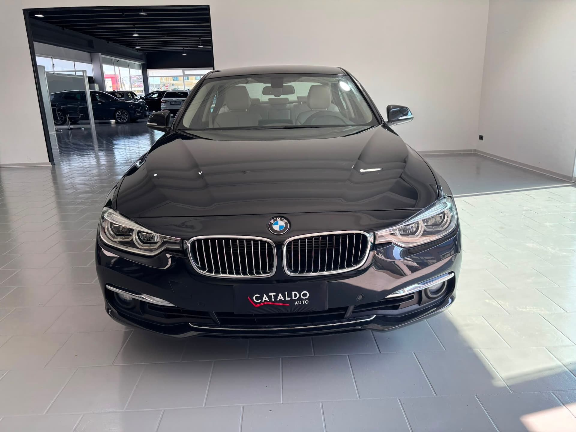 BMW 330 Serie 3 F30 2015 Berlina 330e Luxury auto - Miniatura 8