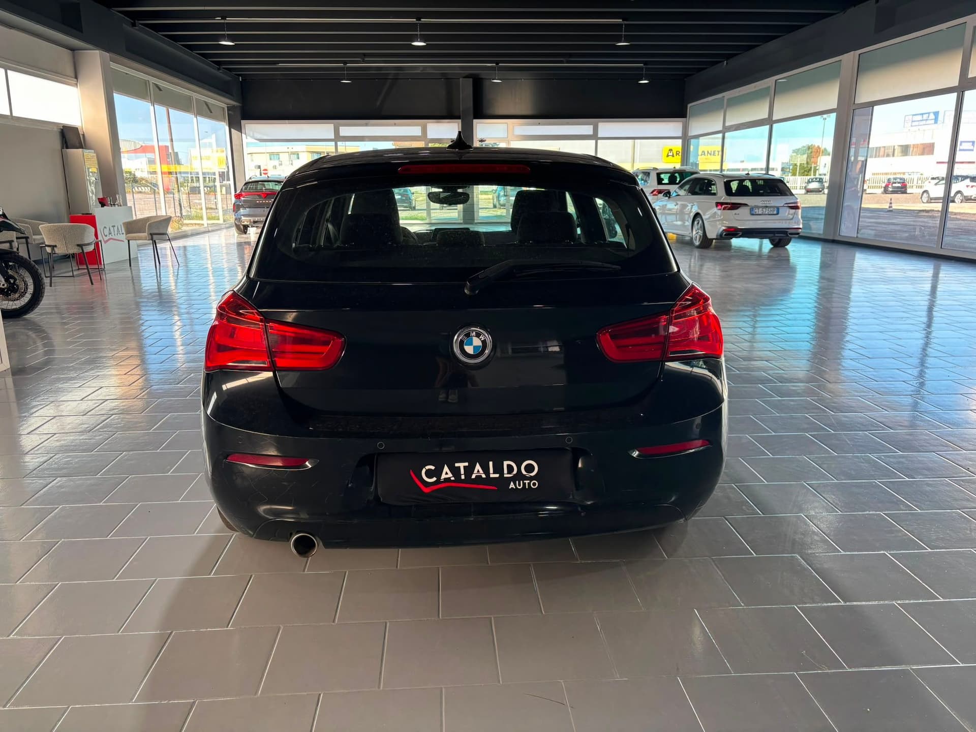 BMW 116 Serie 1 F/20-21 2015 116d eff.dynamics Urban 5p - Miniatura 4