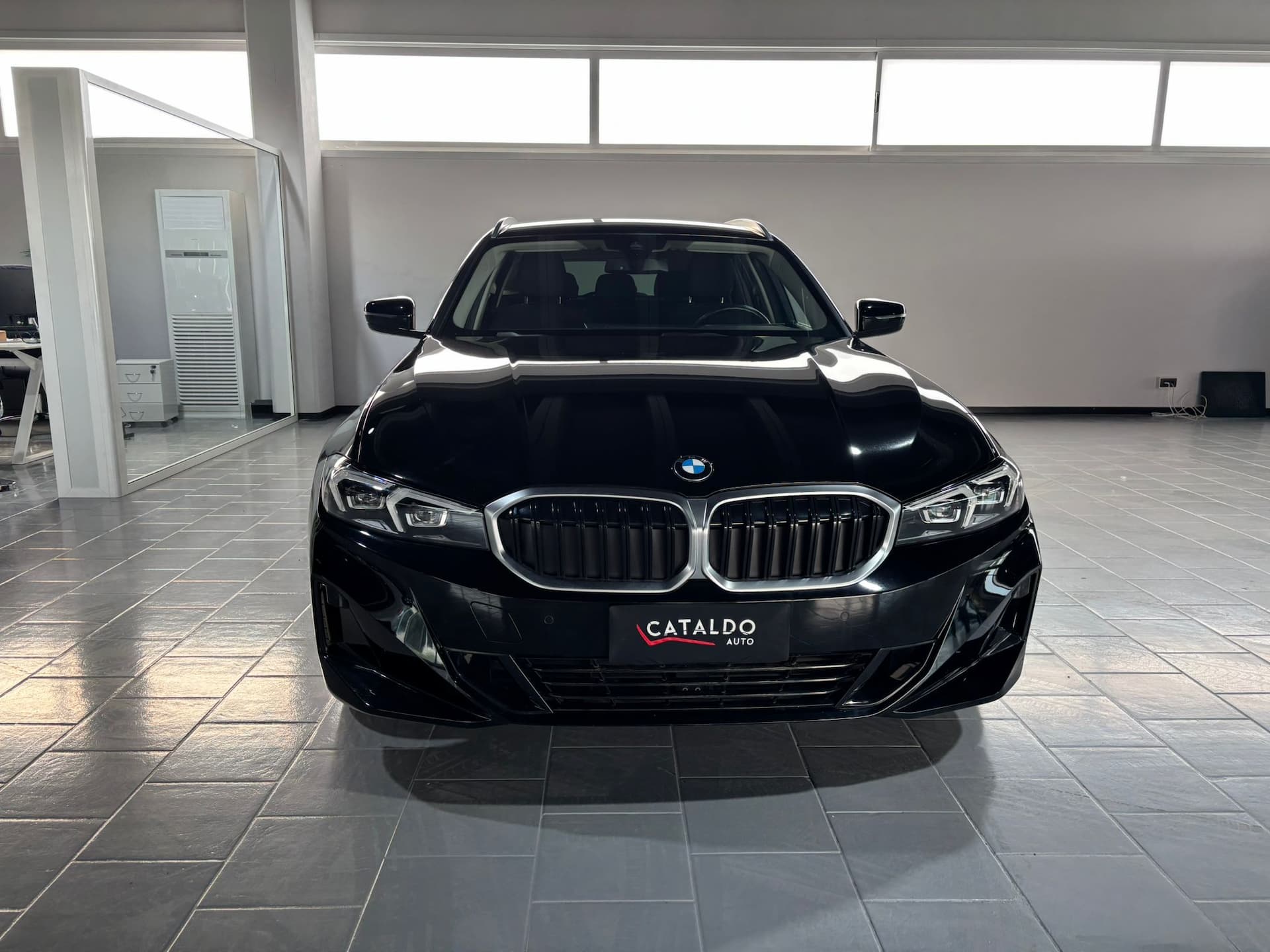 BMW 320 Serie 3 G21 2022 Touring 320i Touring auto - Miniatura 8