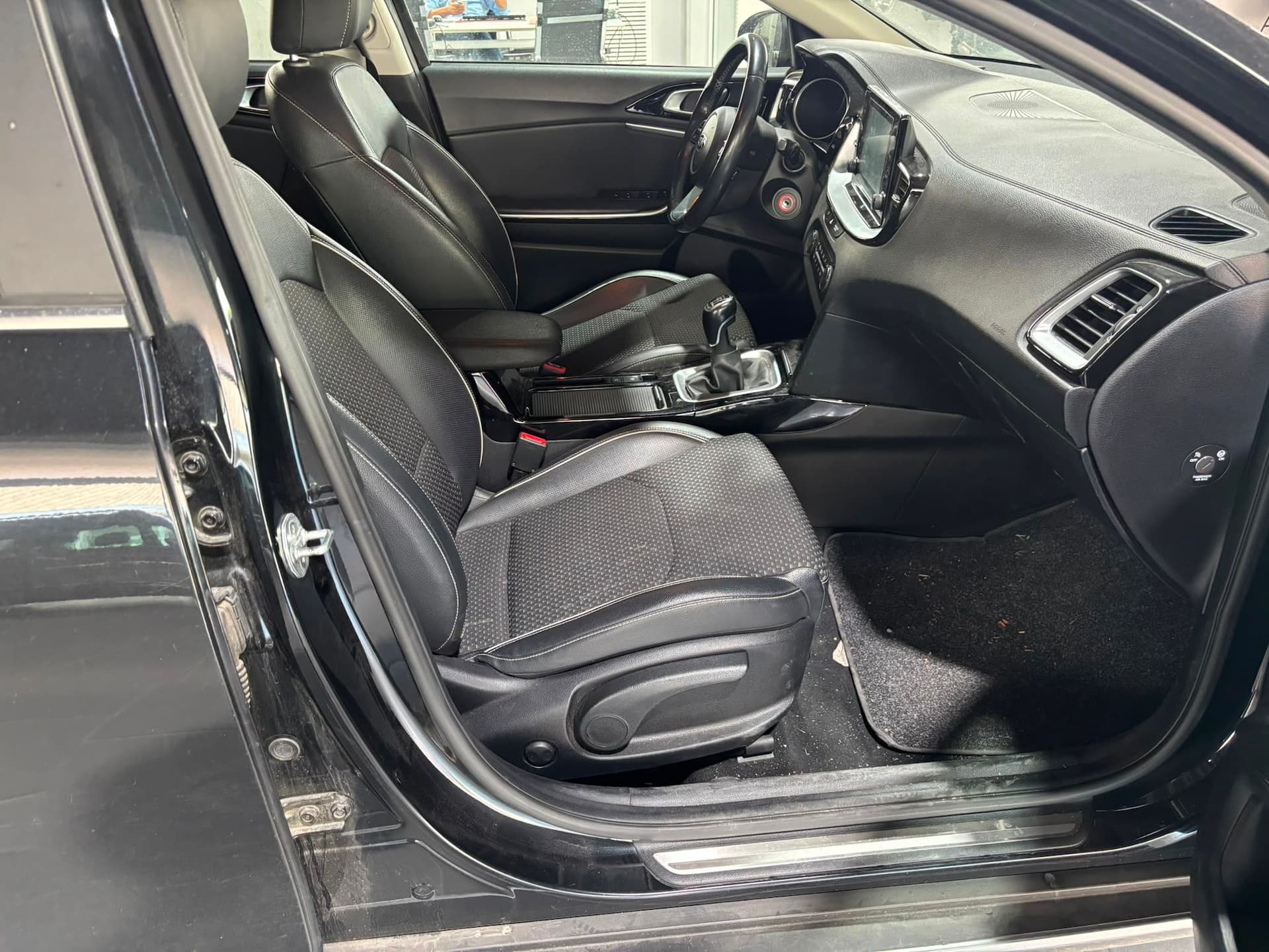  Kia XCeed 1.6 CRDi 115 CV Style Techno Pack  - Miniatura 16