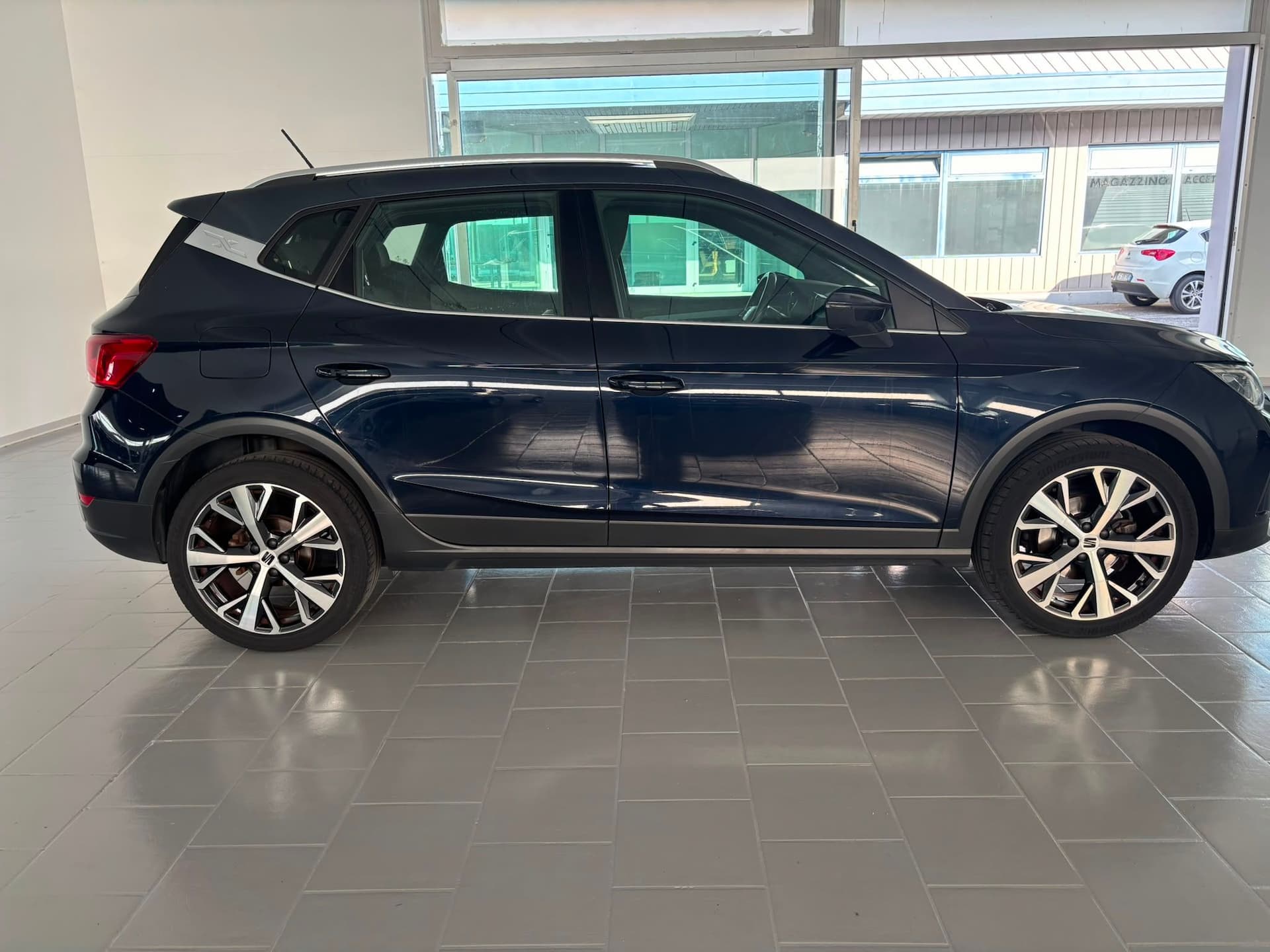 SEAT Arona 2022 1.0 ecotsi Xperience 110cv - Miniatura 6