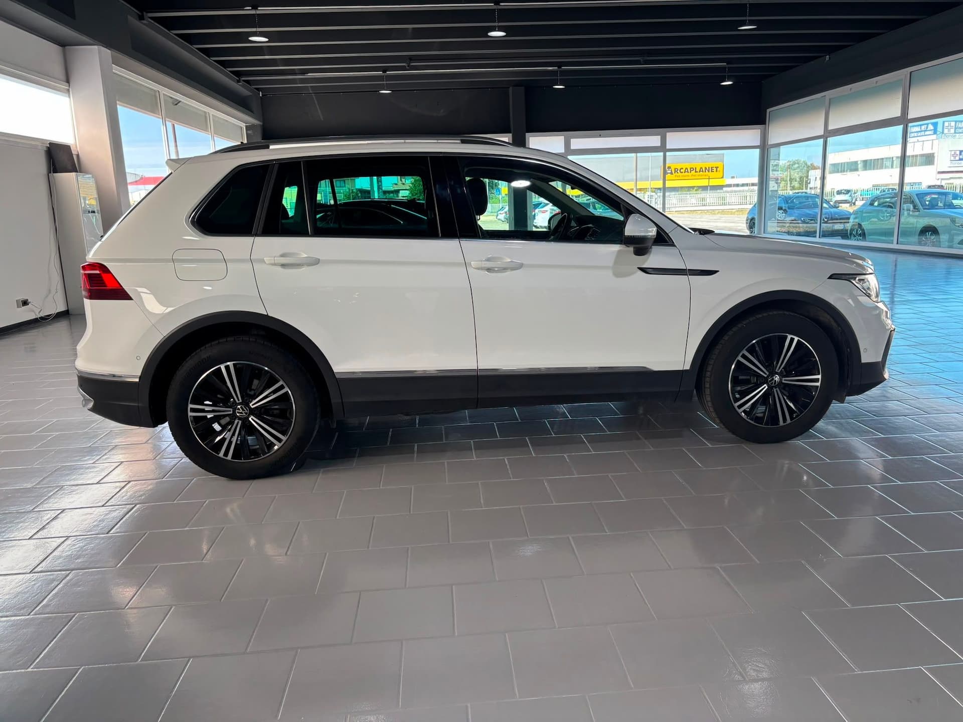 Volkswagen Tiguan II 2021 2.0 tdi Elegance 150cv dsg - Miniatura 6