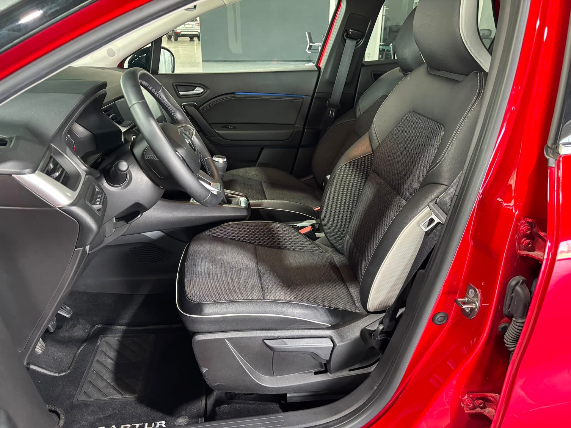Renault Captur II 2019 1.0 tce Techno 90cv - Miniatura 10