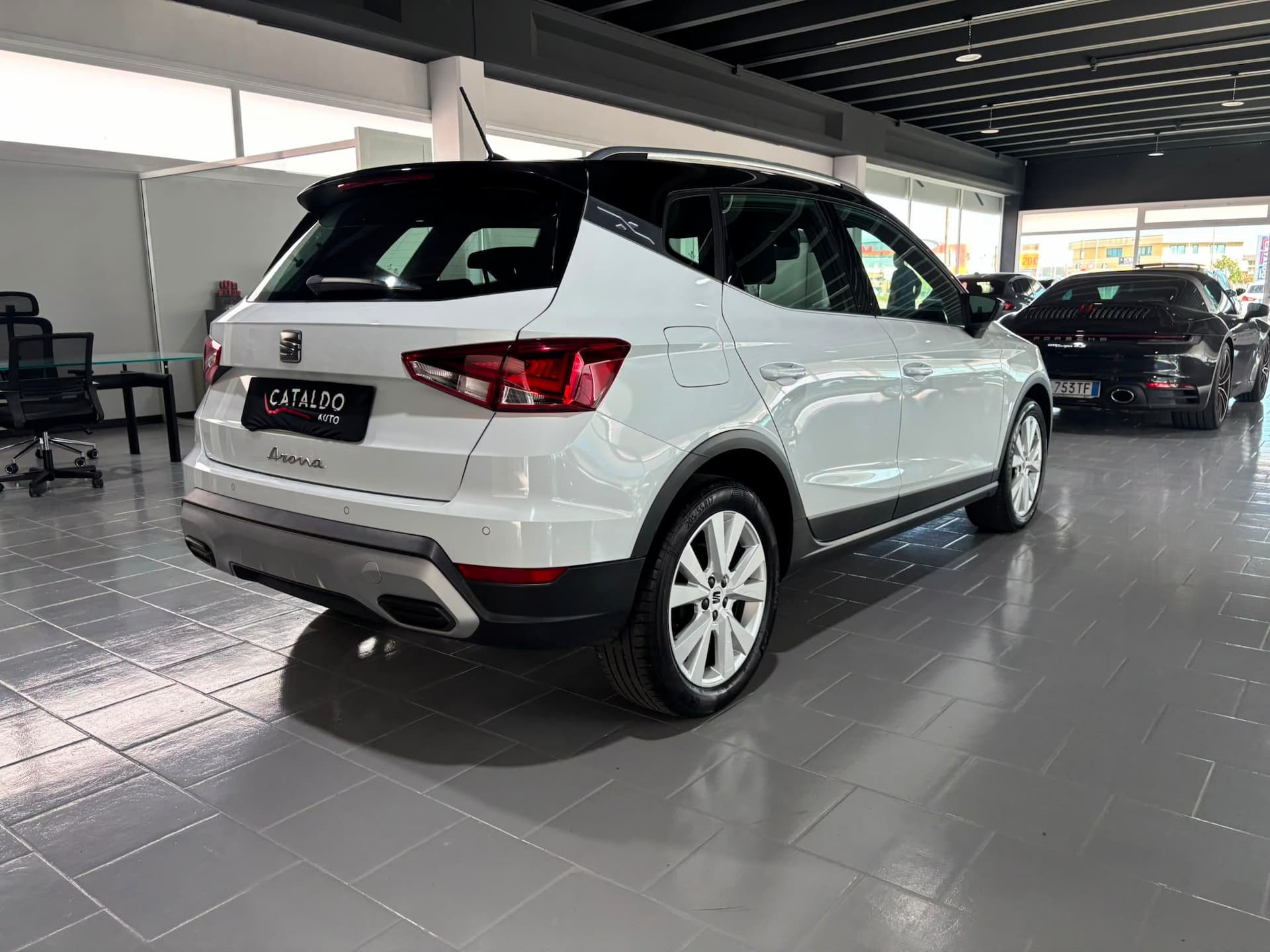 SEAT Arona 2022 1.0 ecotsi Xperience 95cv - Miniatura 5